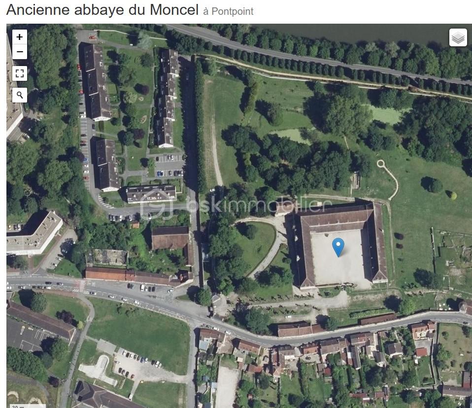 Terrain de 2 008 m² - vue du ciel avec abbaye.jpg