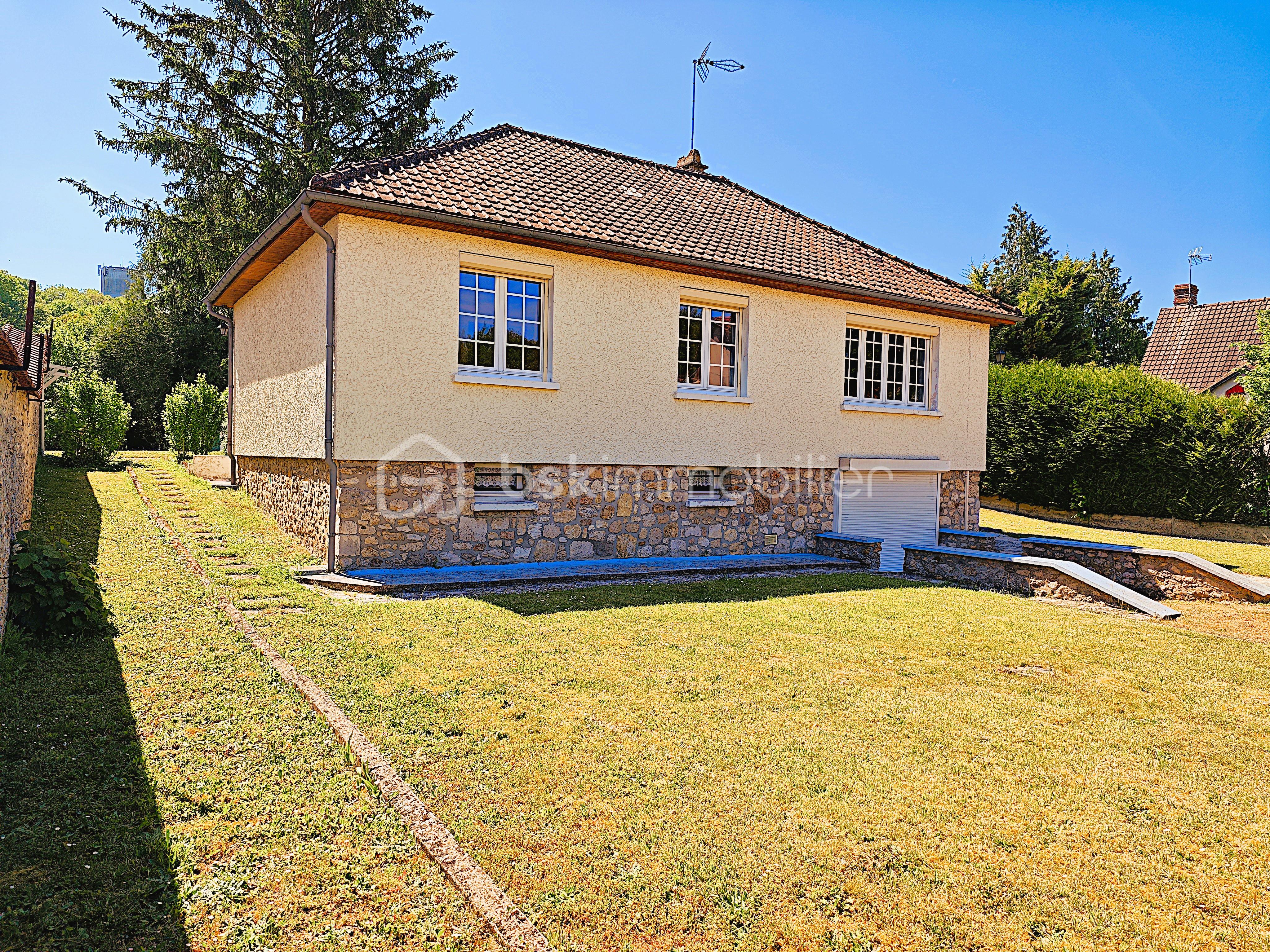 Maison traditionnelle de 80 m² - GUYOT 17.jpg
