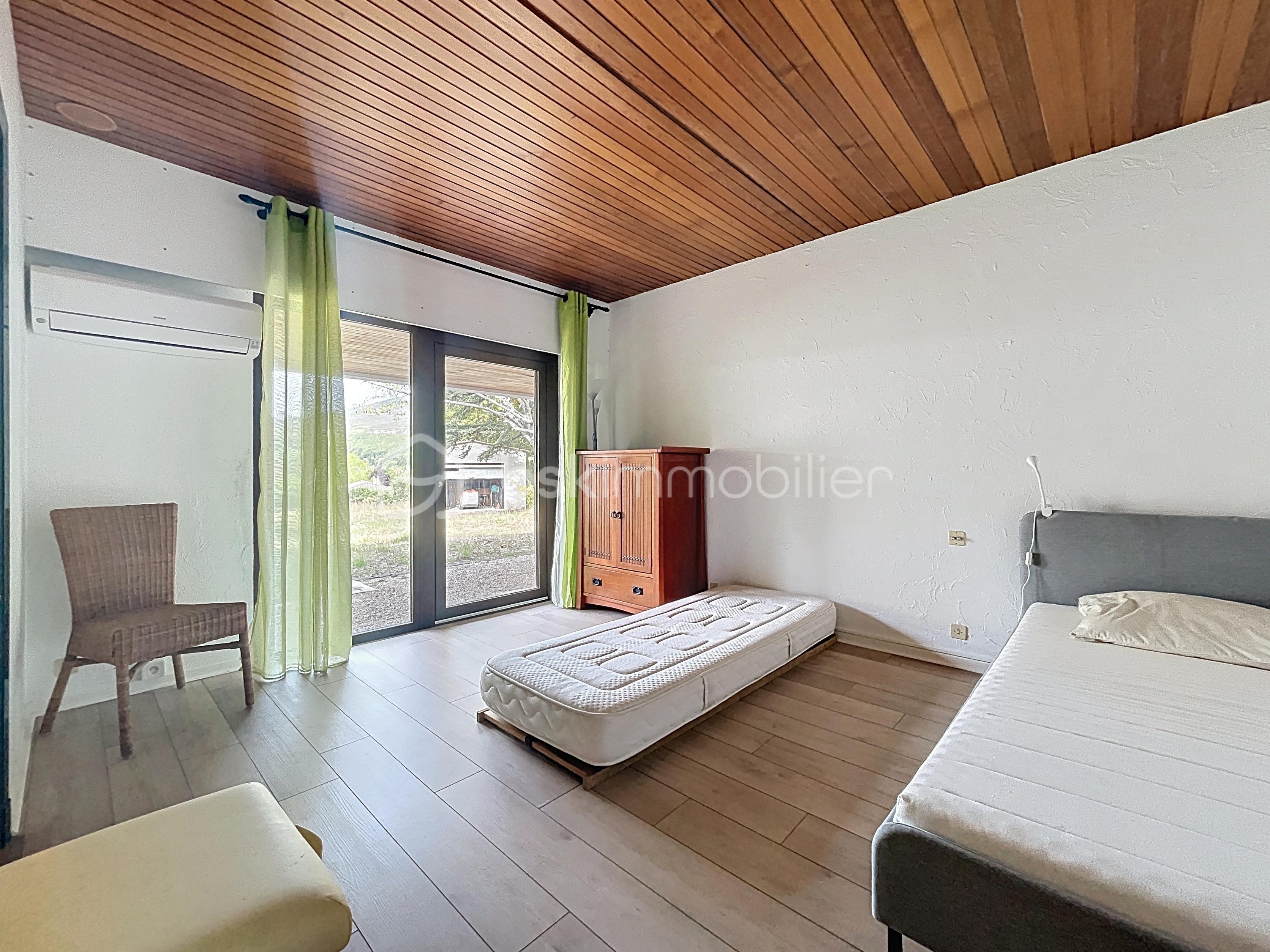 Local d activites de 430 m² - 15.jpg