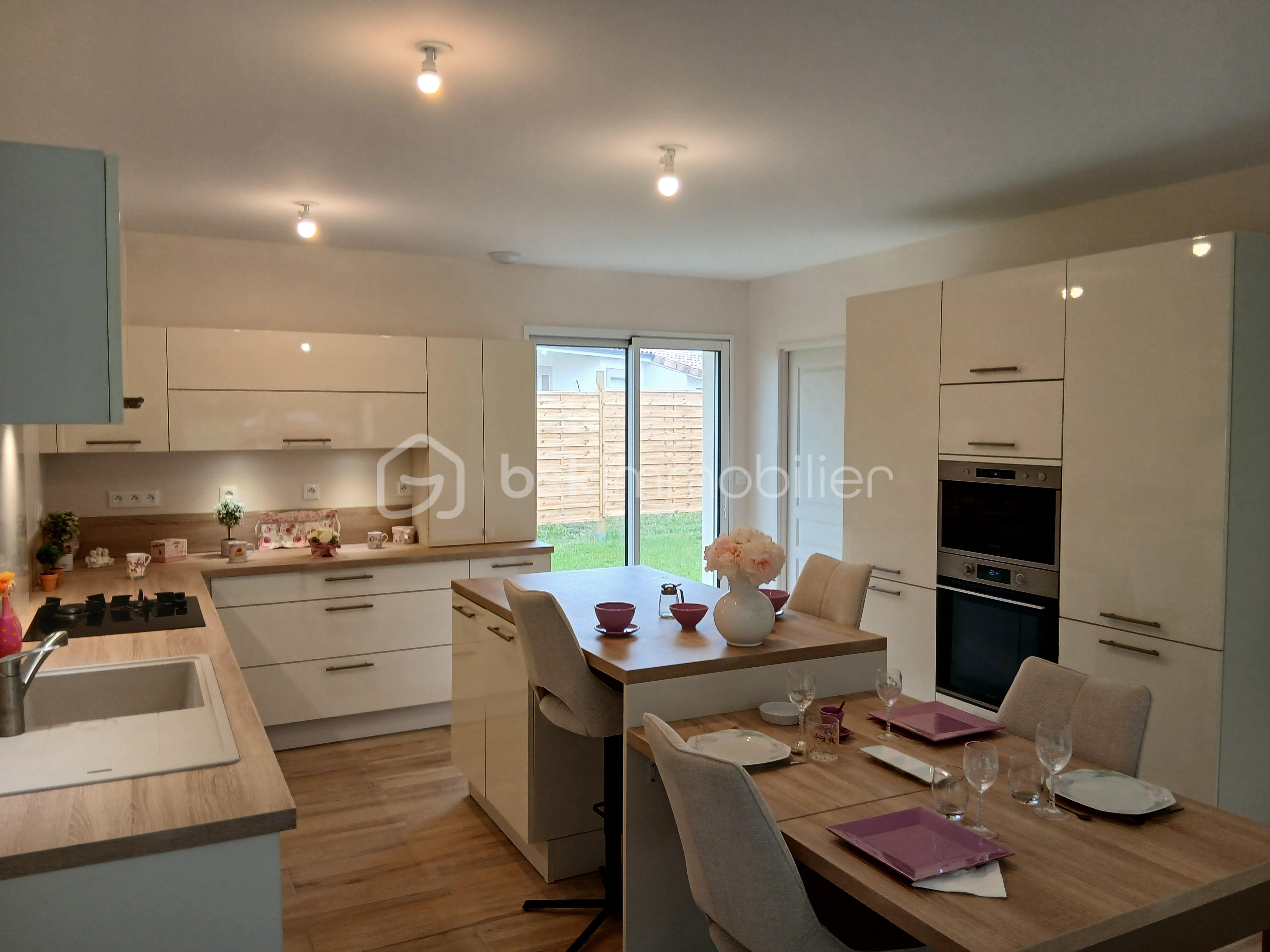 Maison 5 pièces 124 m² · à Vélines · 124 m² · 343 000 €
