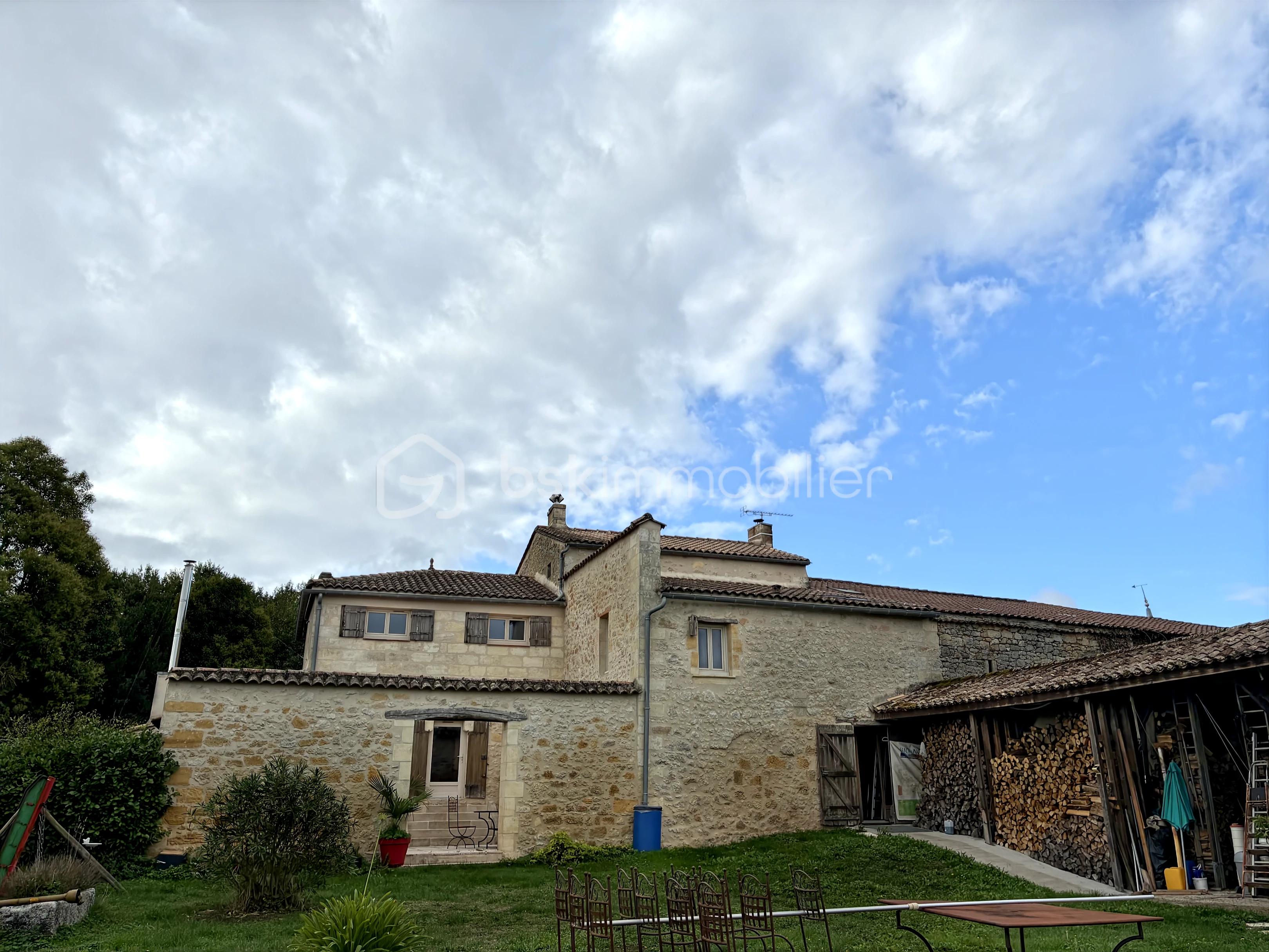 Maison en pierre de 235 m² - liloo-downloaderEfwbiv