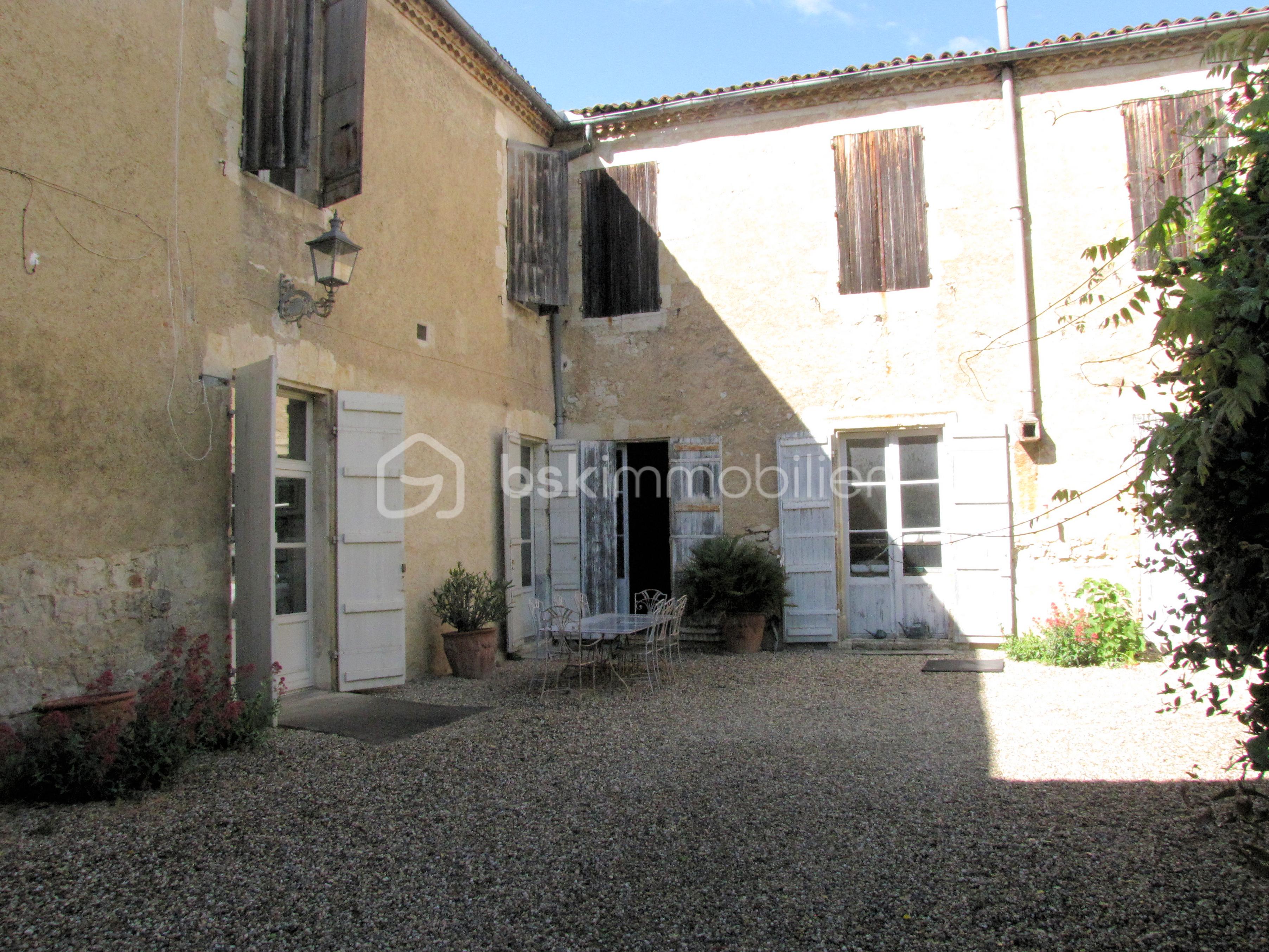 23_maison_vente_hotel_particulier_restaurant_hotel_small_world_iad_france_condom_gers_cesar_carvalho.jpg