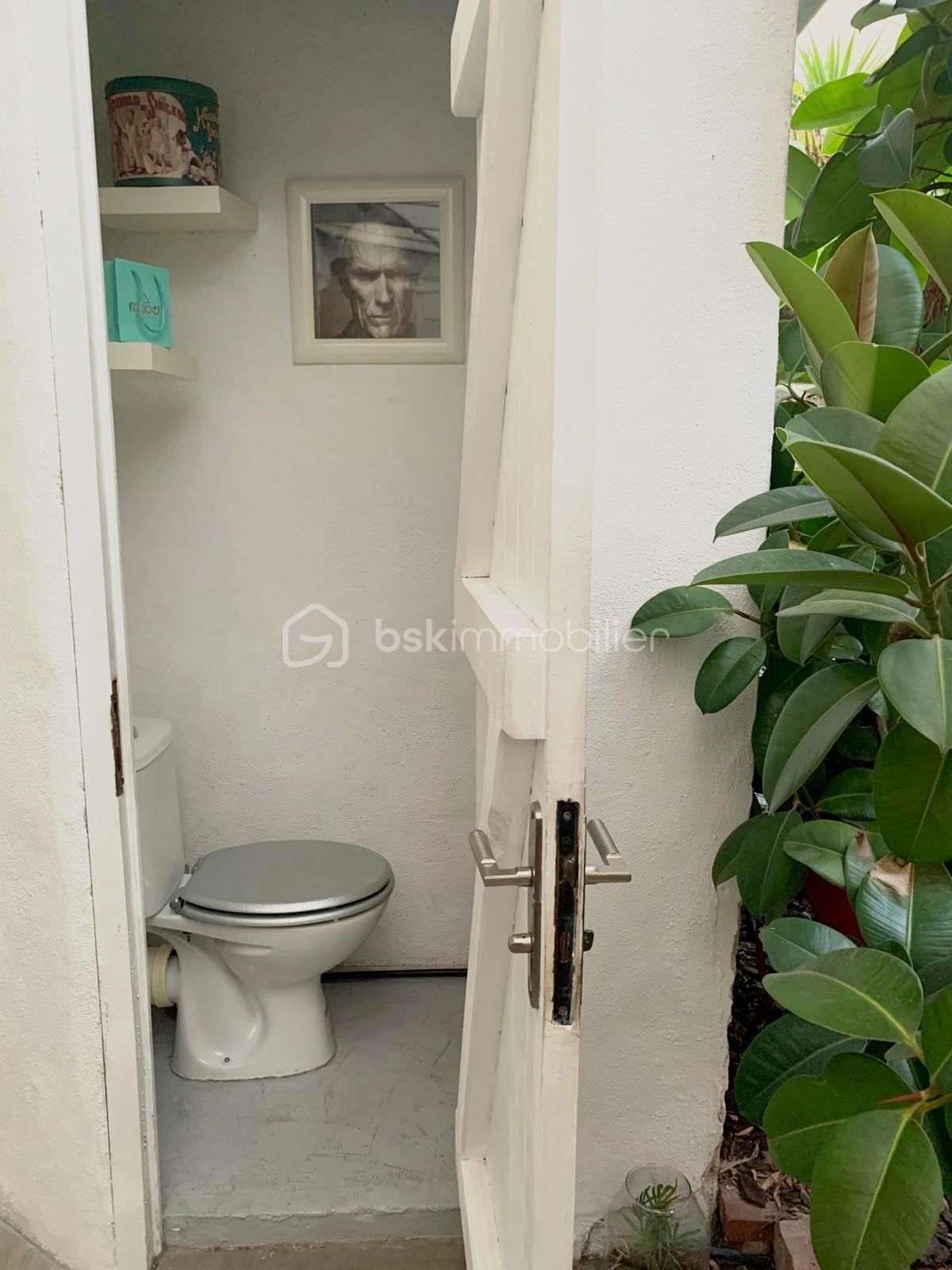 WC A GARDER.jpg