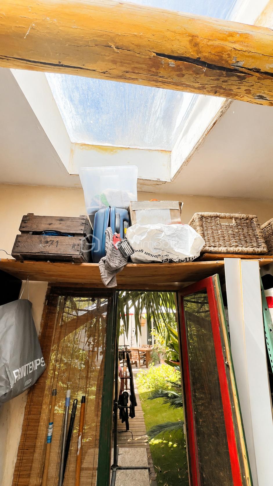 VELUX ET PORTE DEPENDANCE.png