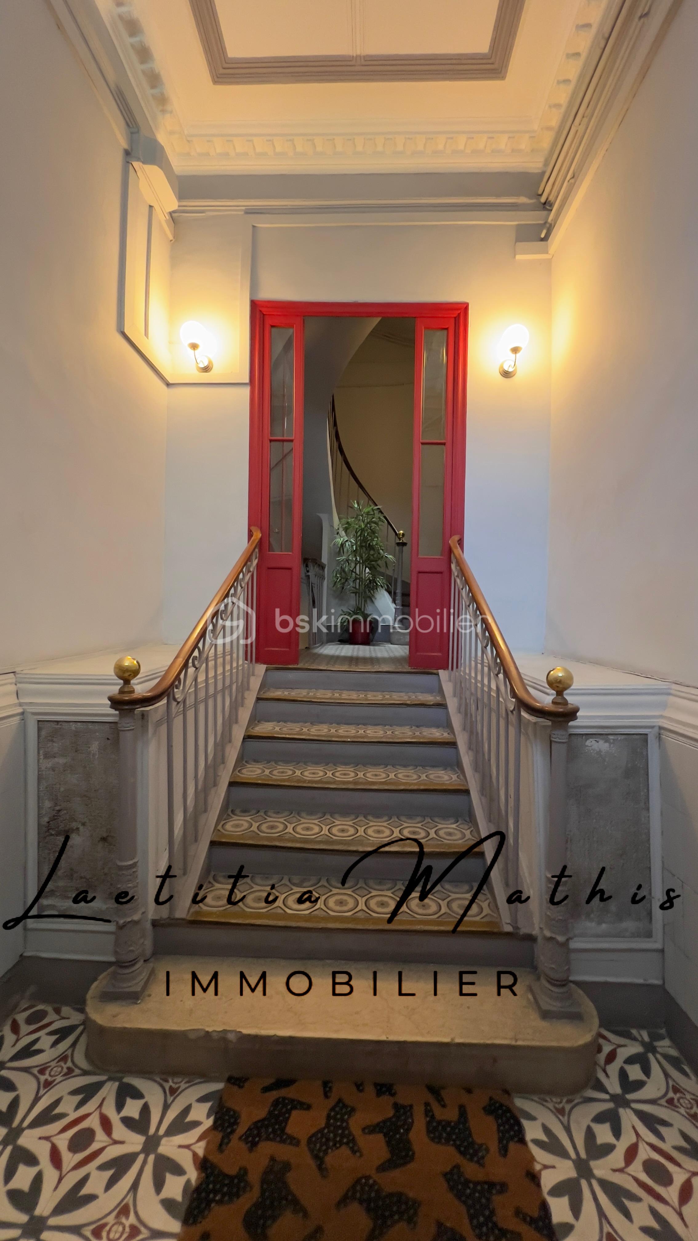 HALL ENTREE LM BSK.JPG