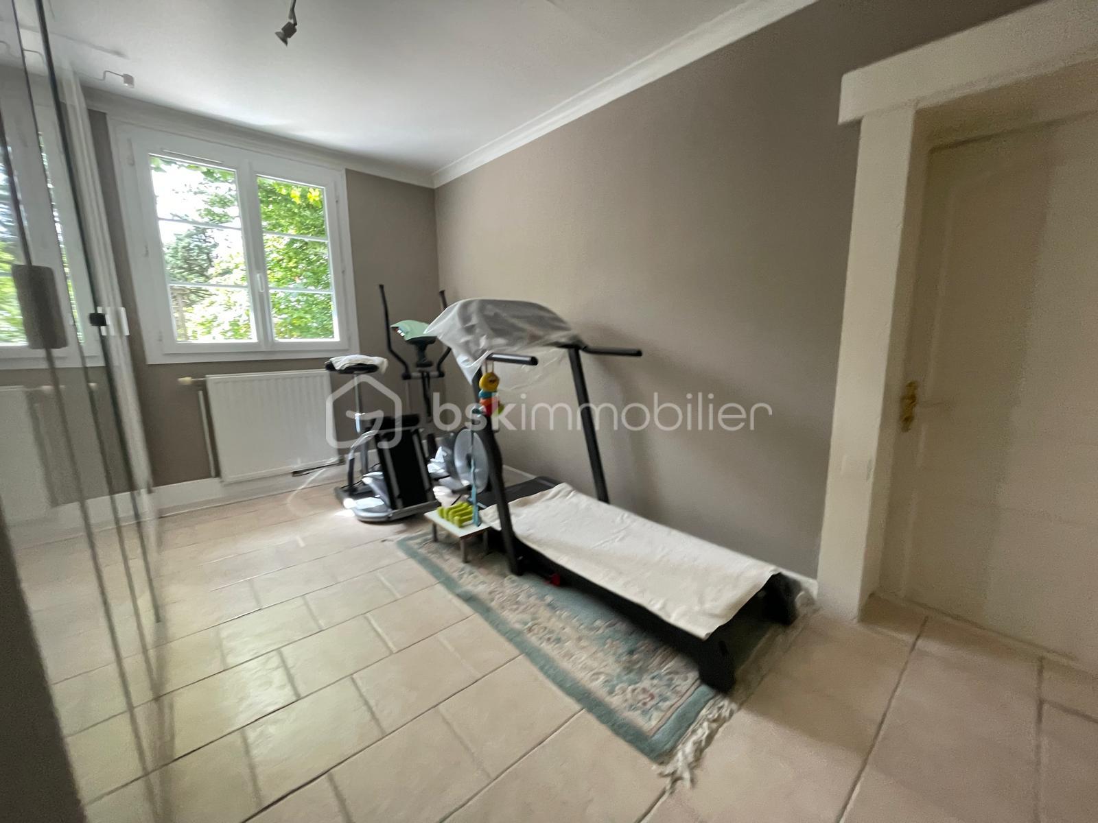Maison traditionnelle de 164 m² - IMG-20240516-WA0026.jpg