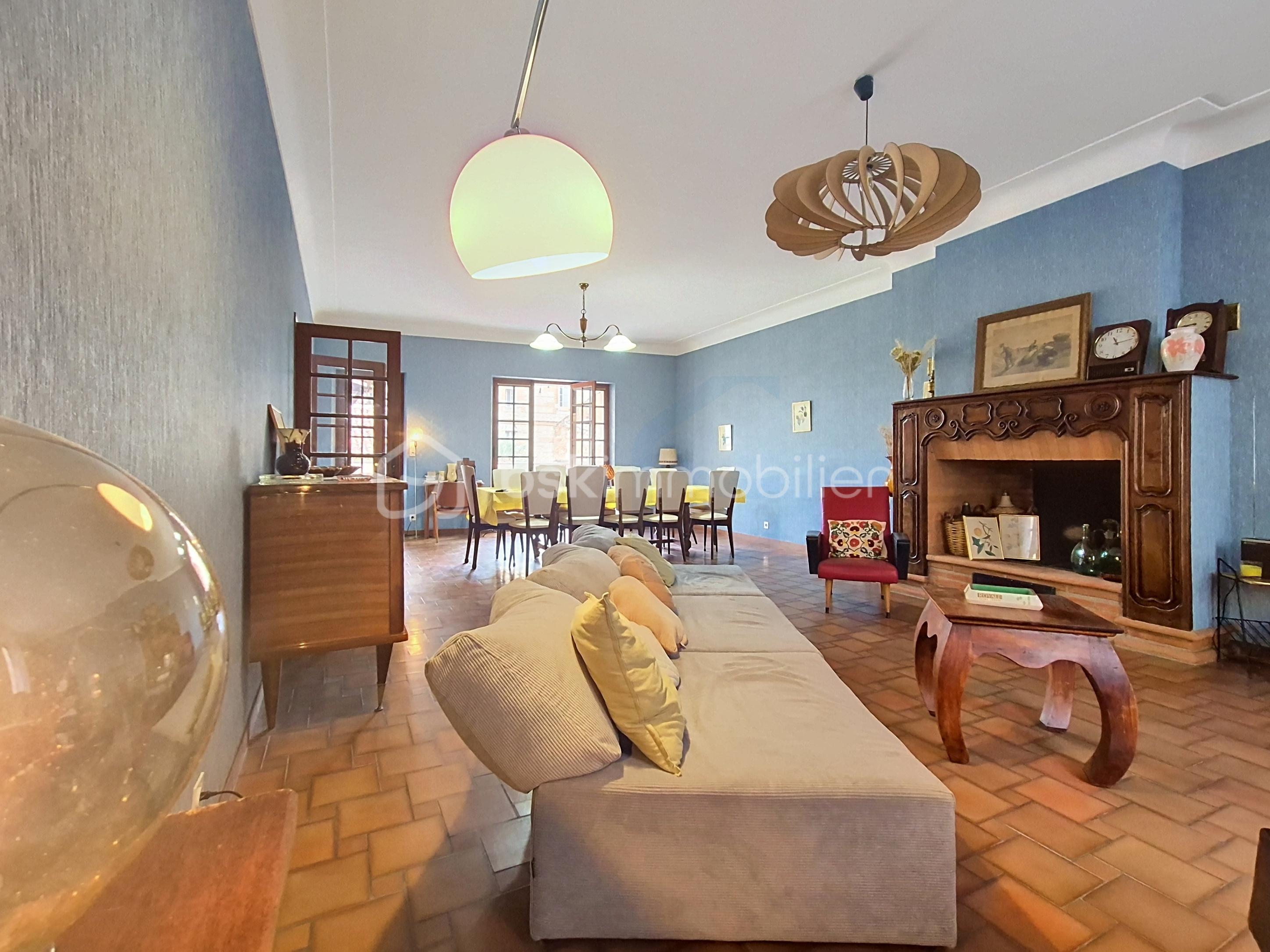 Maison 8 pièces 272 m² · à Auvillar · 272 m² · 330 000 €