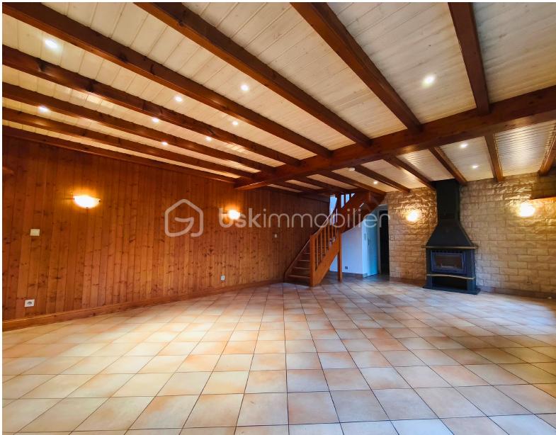 Maison traditionnelle de 172 m² - sejour.png