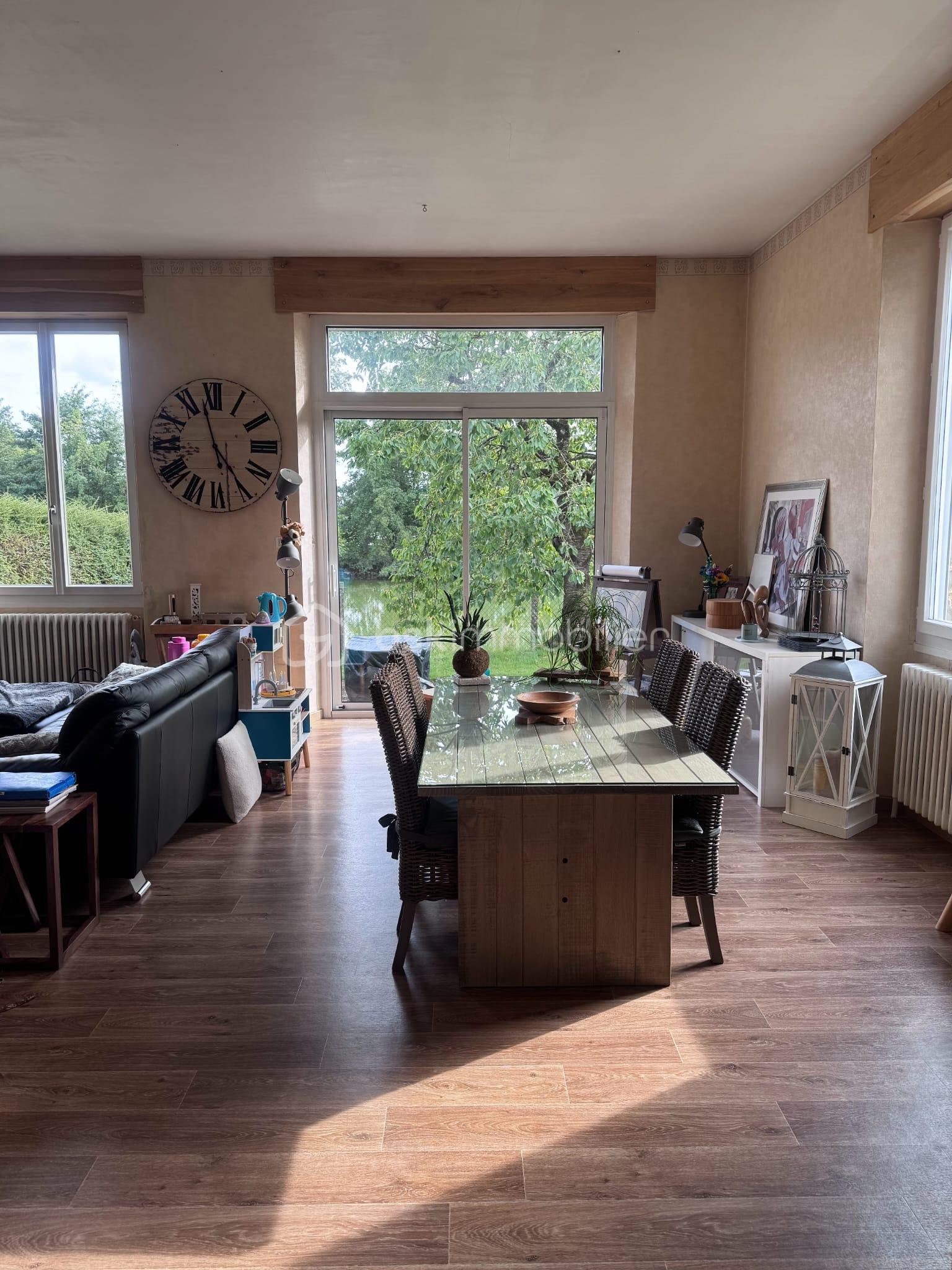 Maison traditionnelle de 106 m² - 5f886b17-3657-4bf2-82d3-5d40b355510a.jpeg