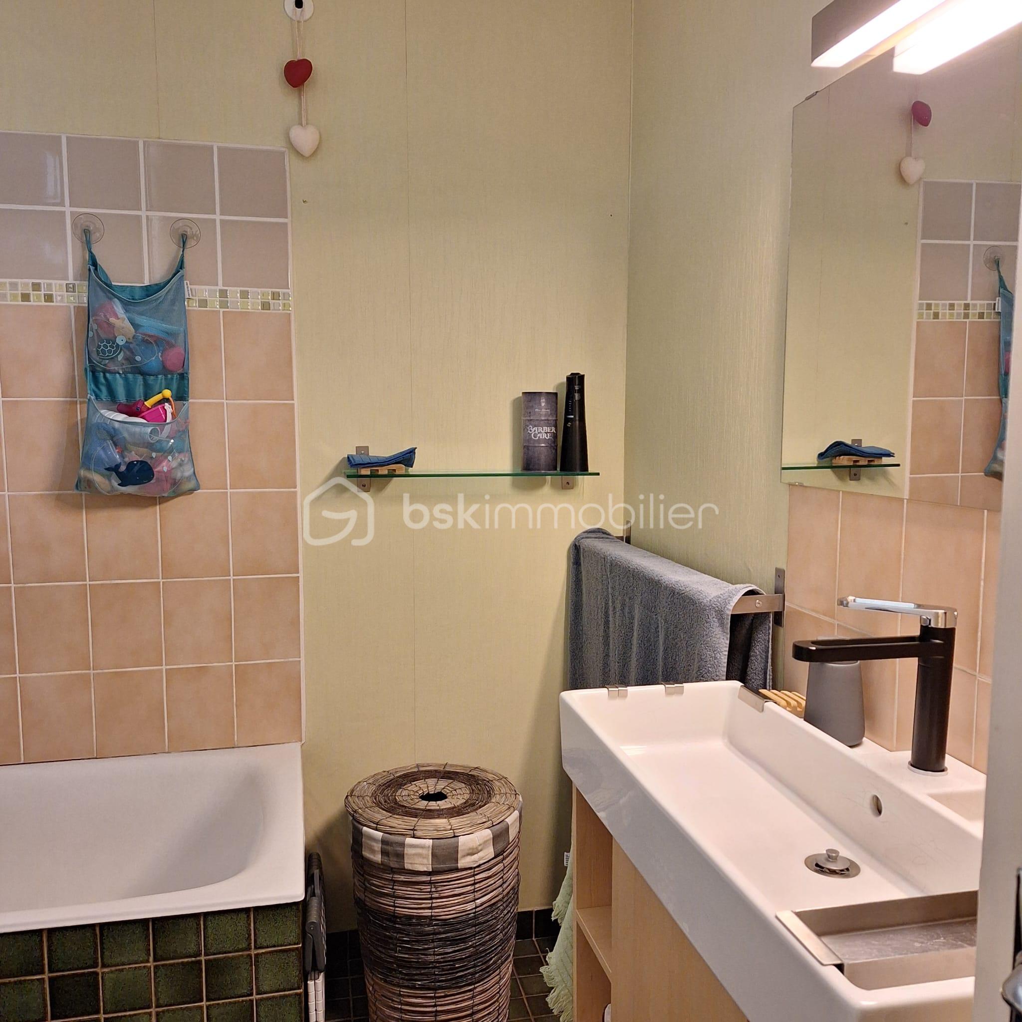 Maison traditionnelle de 106 m² - c5913ad4-fb51-4cc3-bf9b-86f222ed363c.jpeg