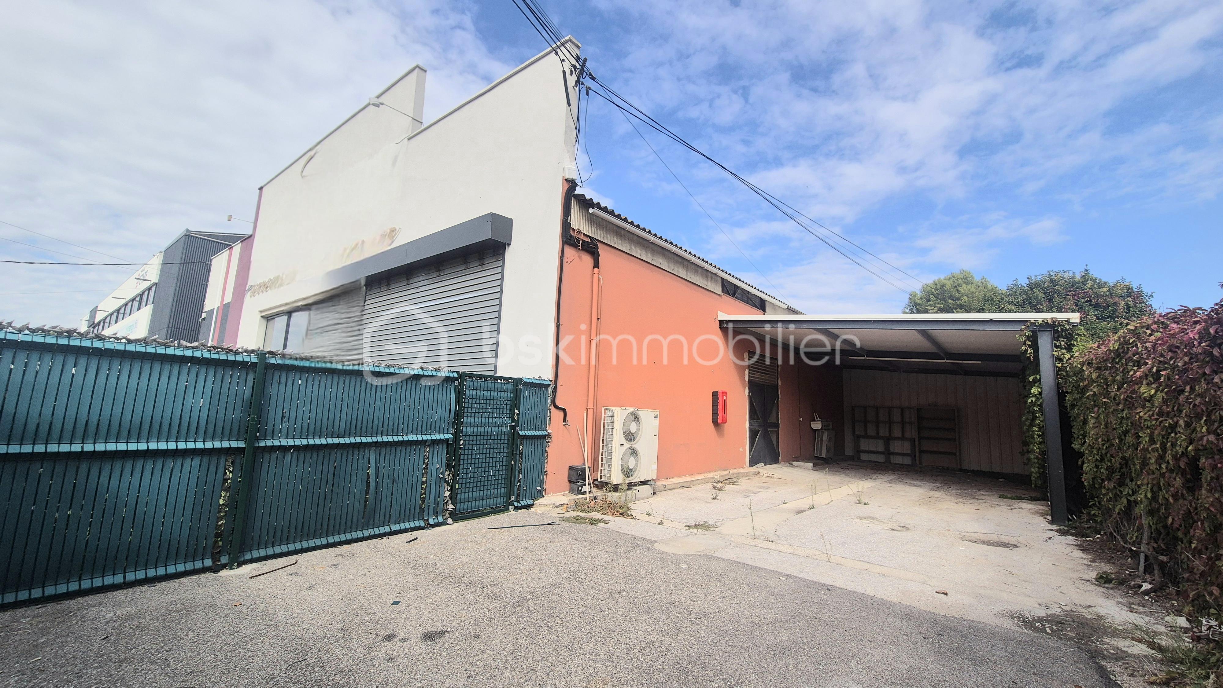 Local d activites de 335 m² - 20251001_115354.jpg