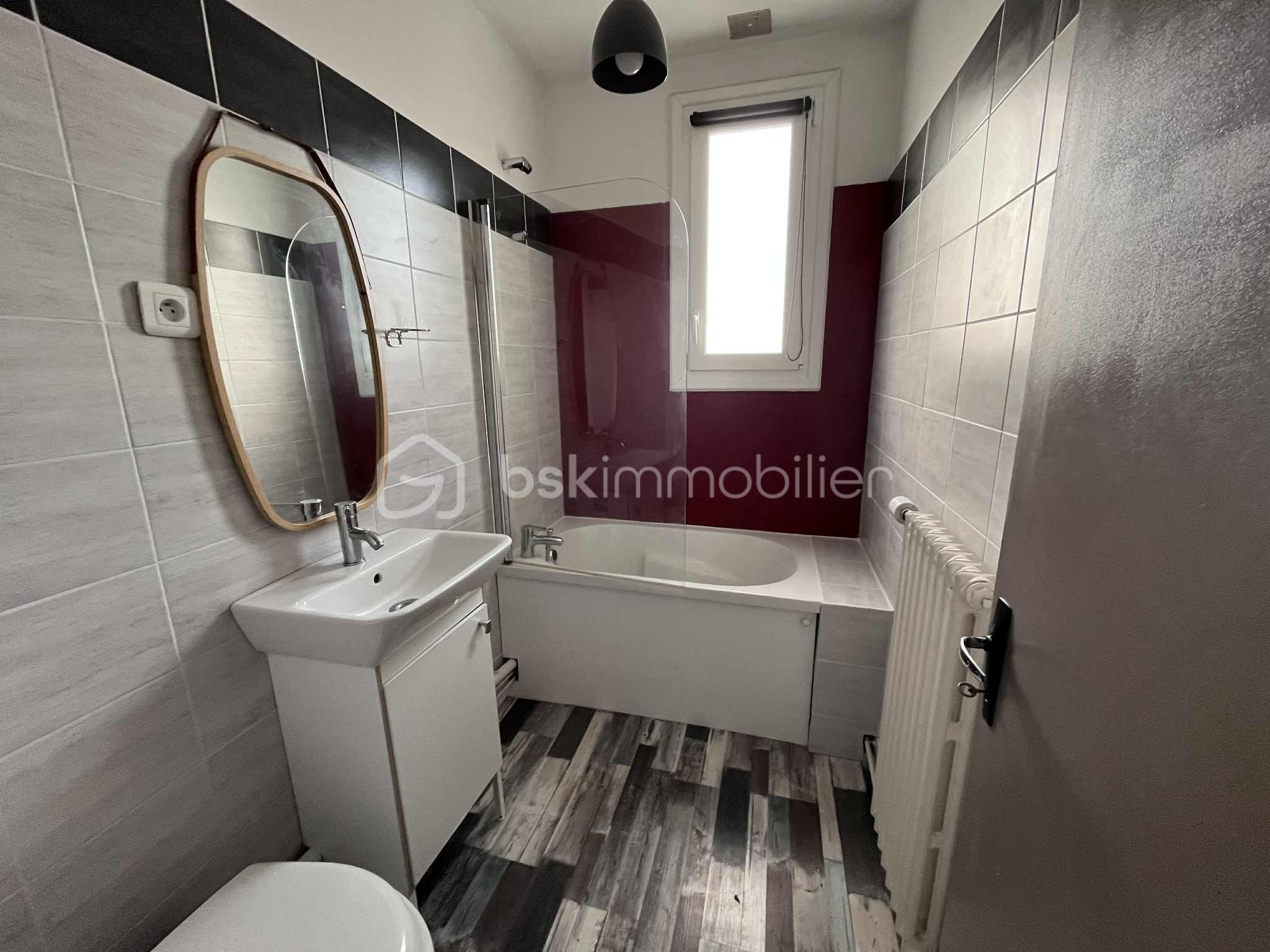 Maison ancienne de 106 m² - sdb.jpg