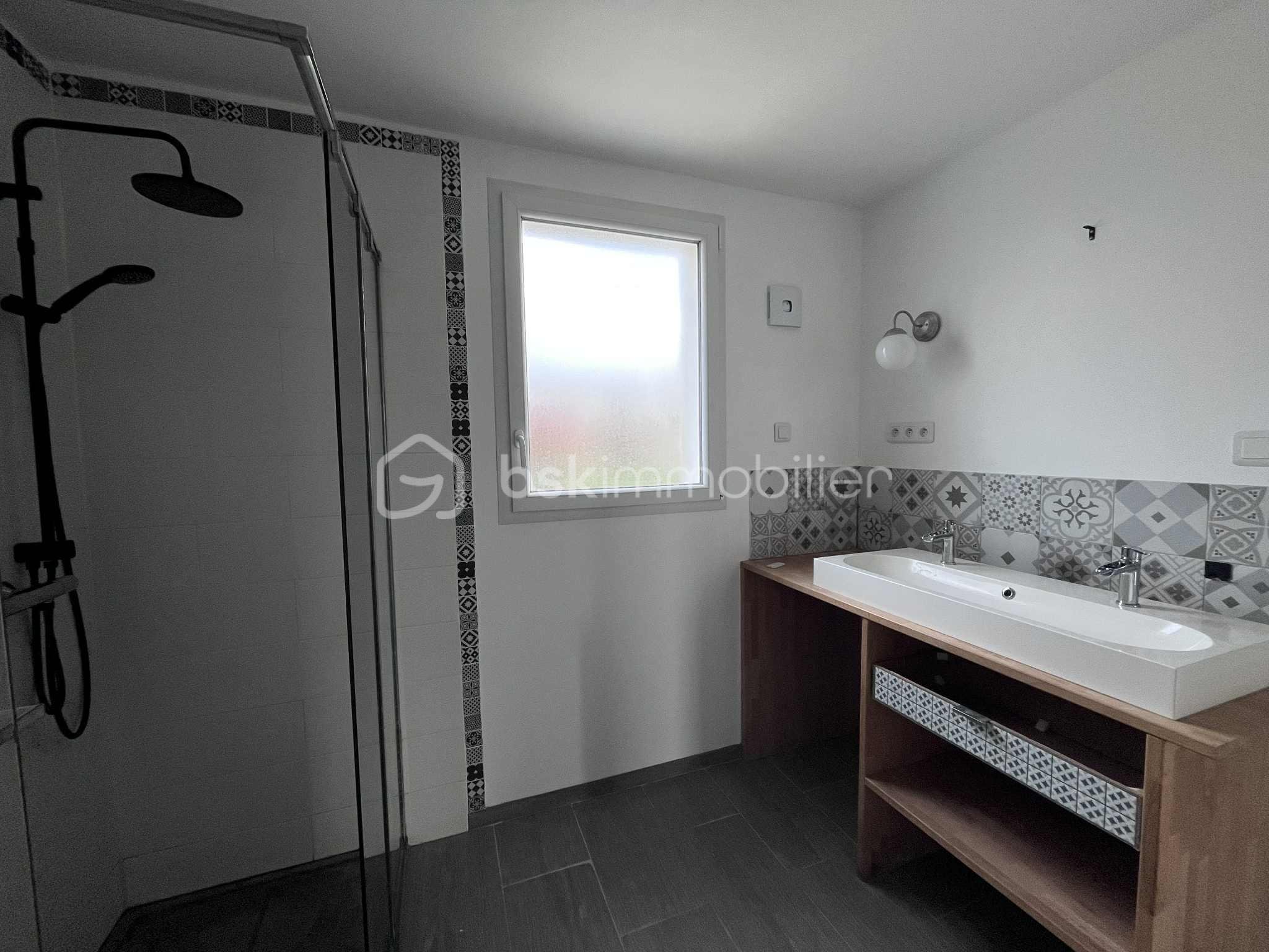 Maison ancienne de 106 m² - salle d'eau.jpg