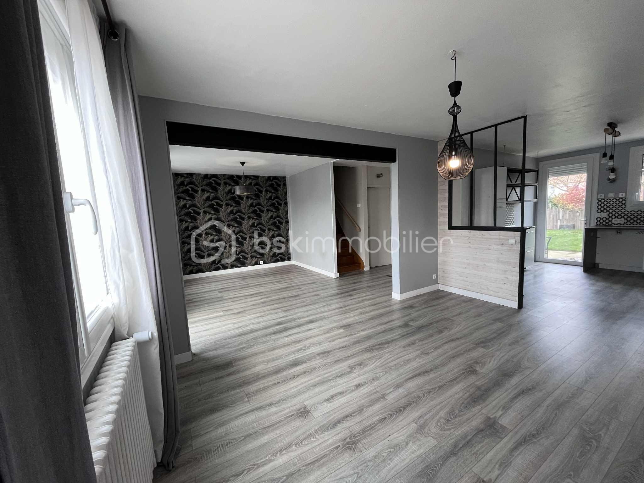 Maison ancienne de 106 m² - salon v.jpg