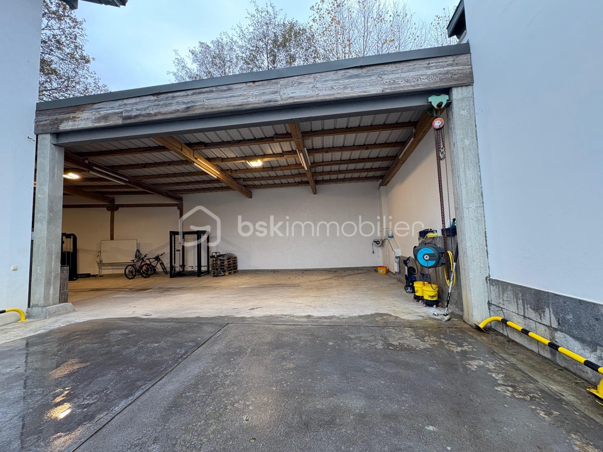 Local de stockage de 201,22 m² - thumbnail_IMG_0511.jpg