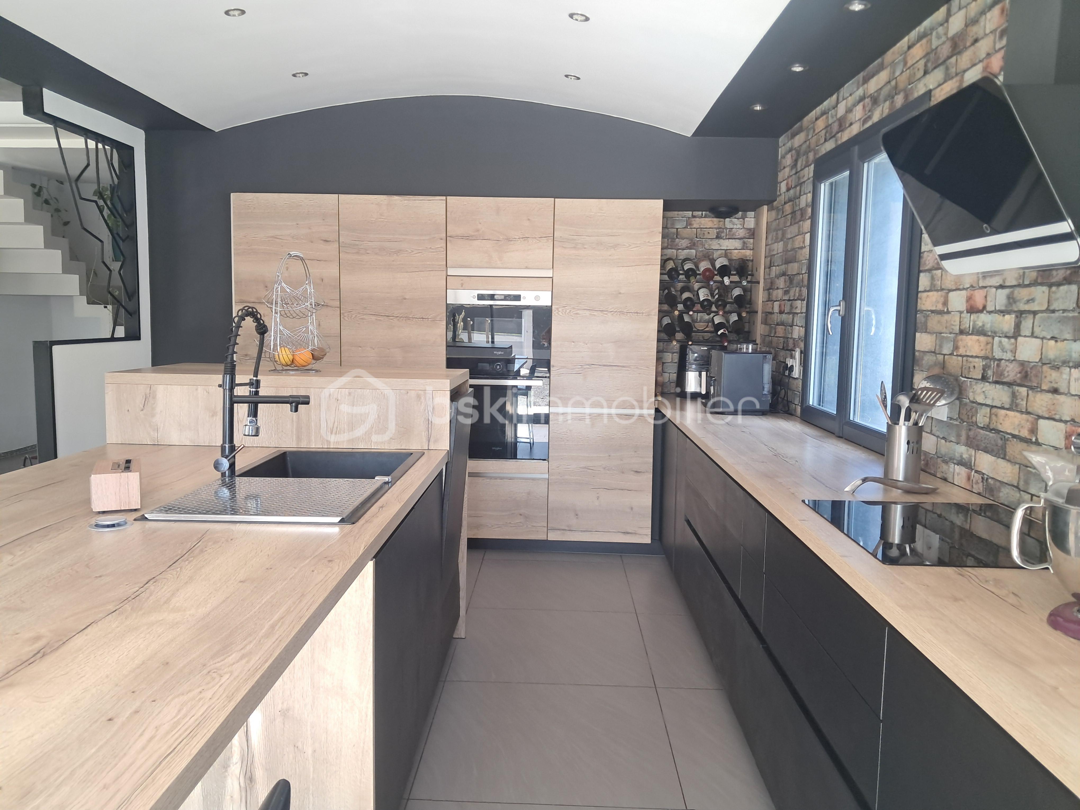 Maison de 217 m² - Maison Sillans Voie Ferrée Cuisine 6.jpg