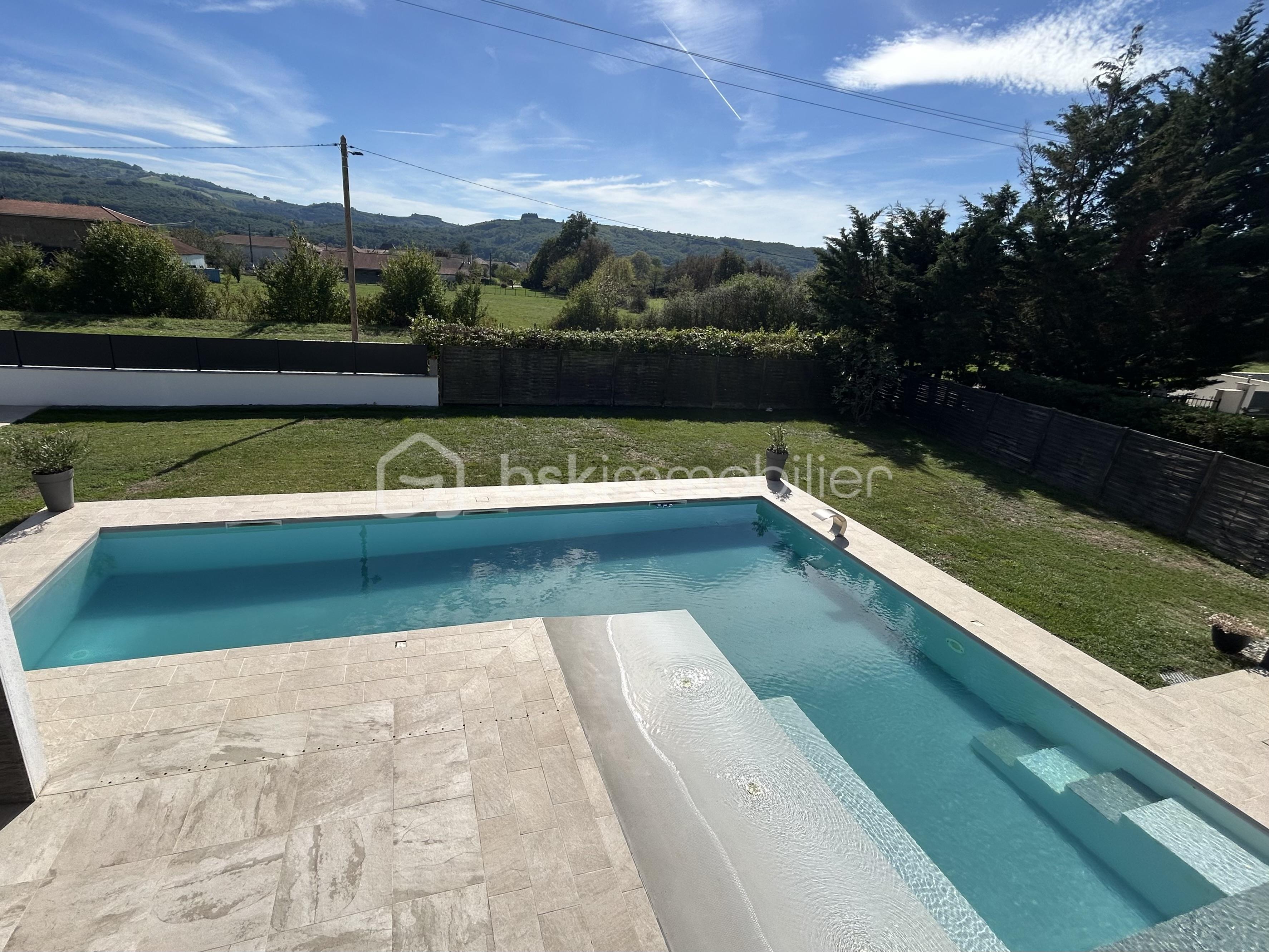 Maison de 217 m² - Maison Sillans Voie Ferrée Photo Piscine 6.jpeg