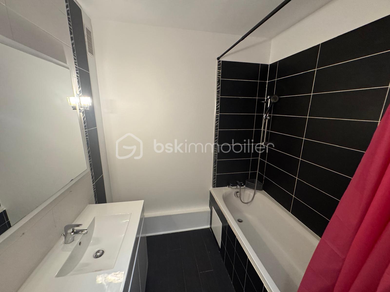 Appartement de 65 m² - 90da7b96-01f0-40a0-9fde-7d2d49f90b2b.JPG