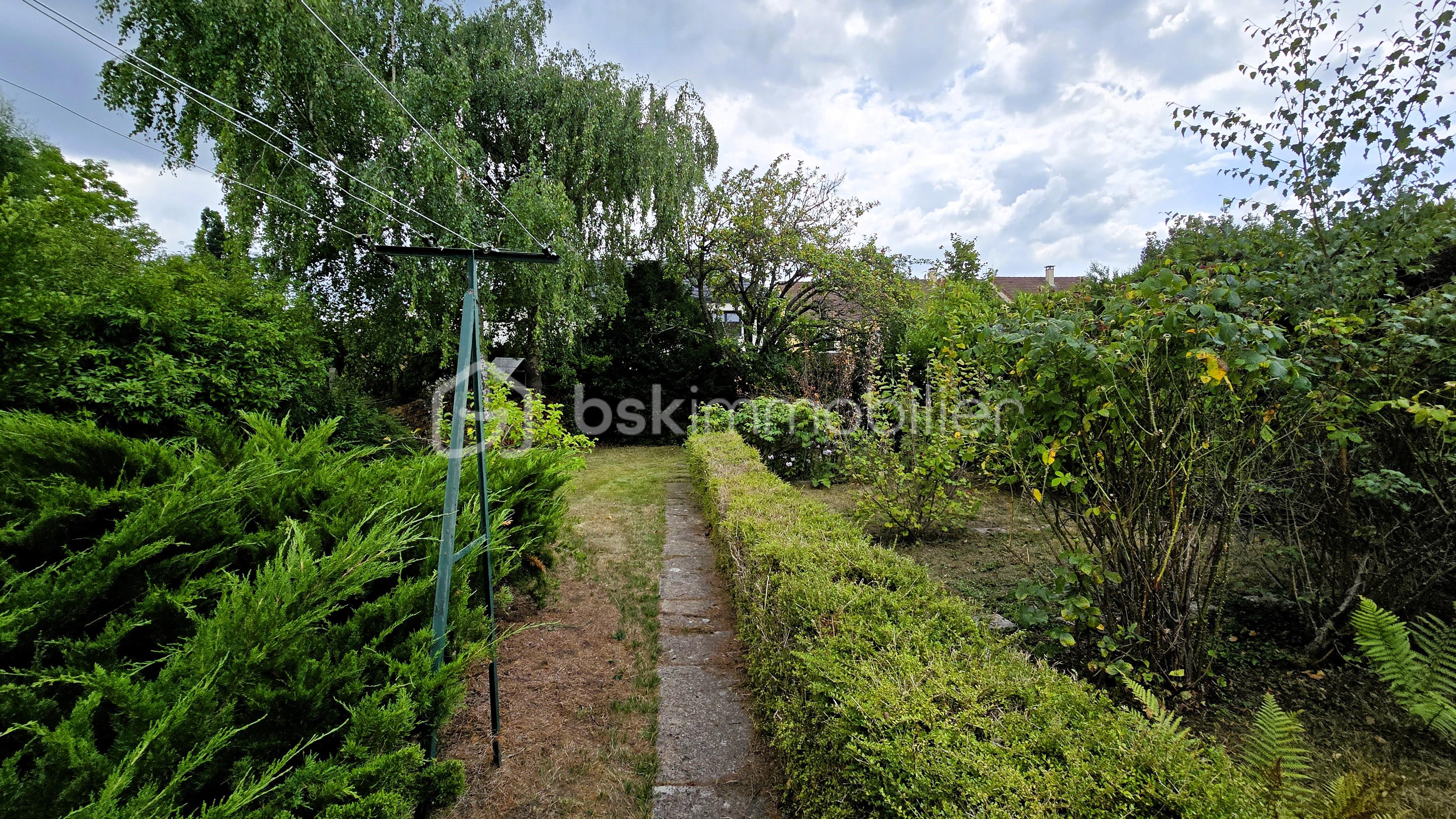 Pavillon de 110 m² - jardin fond.jpg