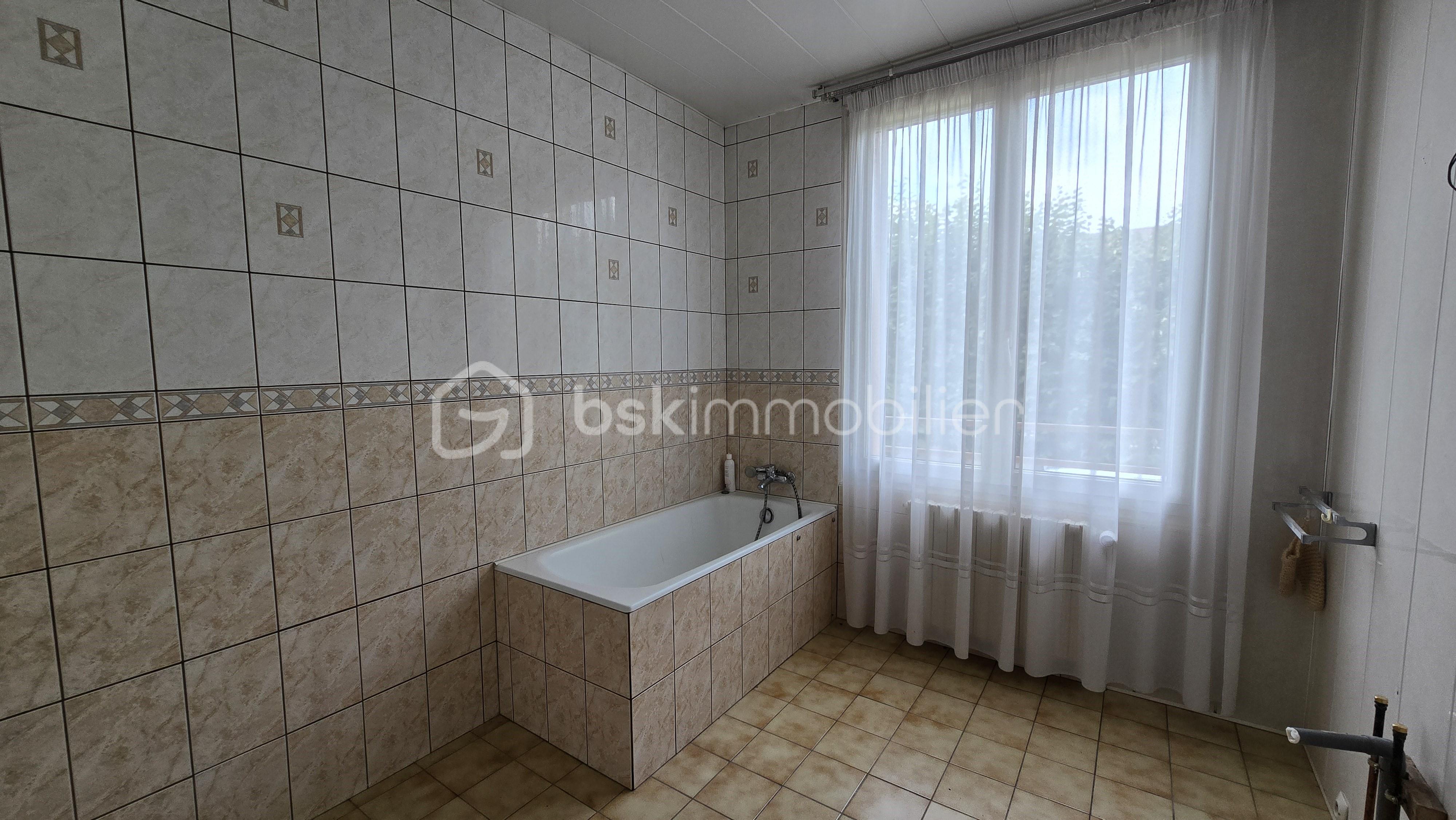 Pavillon de 110 m² - SALLE DE BAIN.jpg