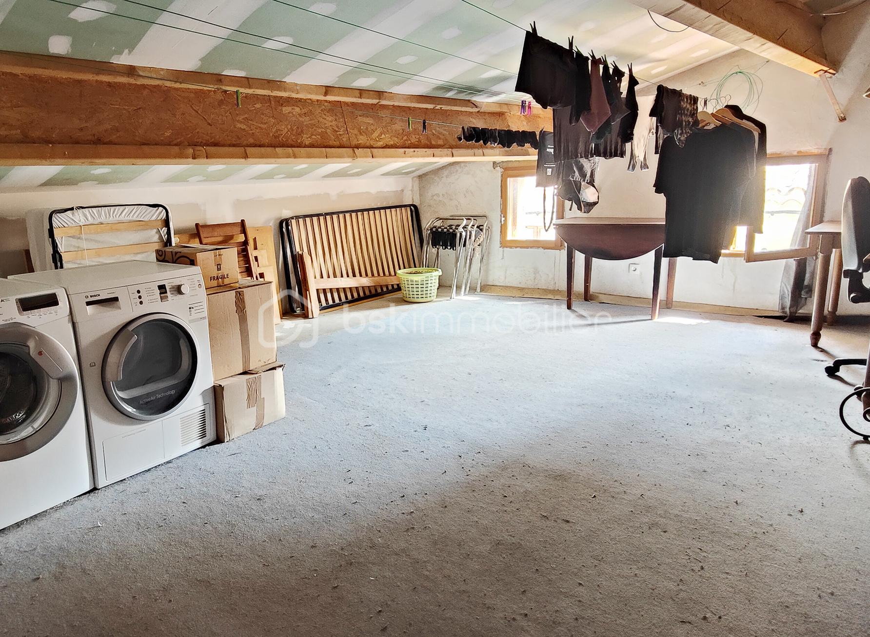 Maison en pierre de 204,80 m² - 2eme Grenier.jpg