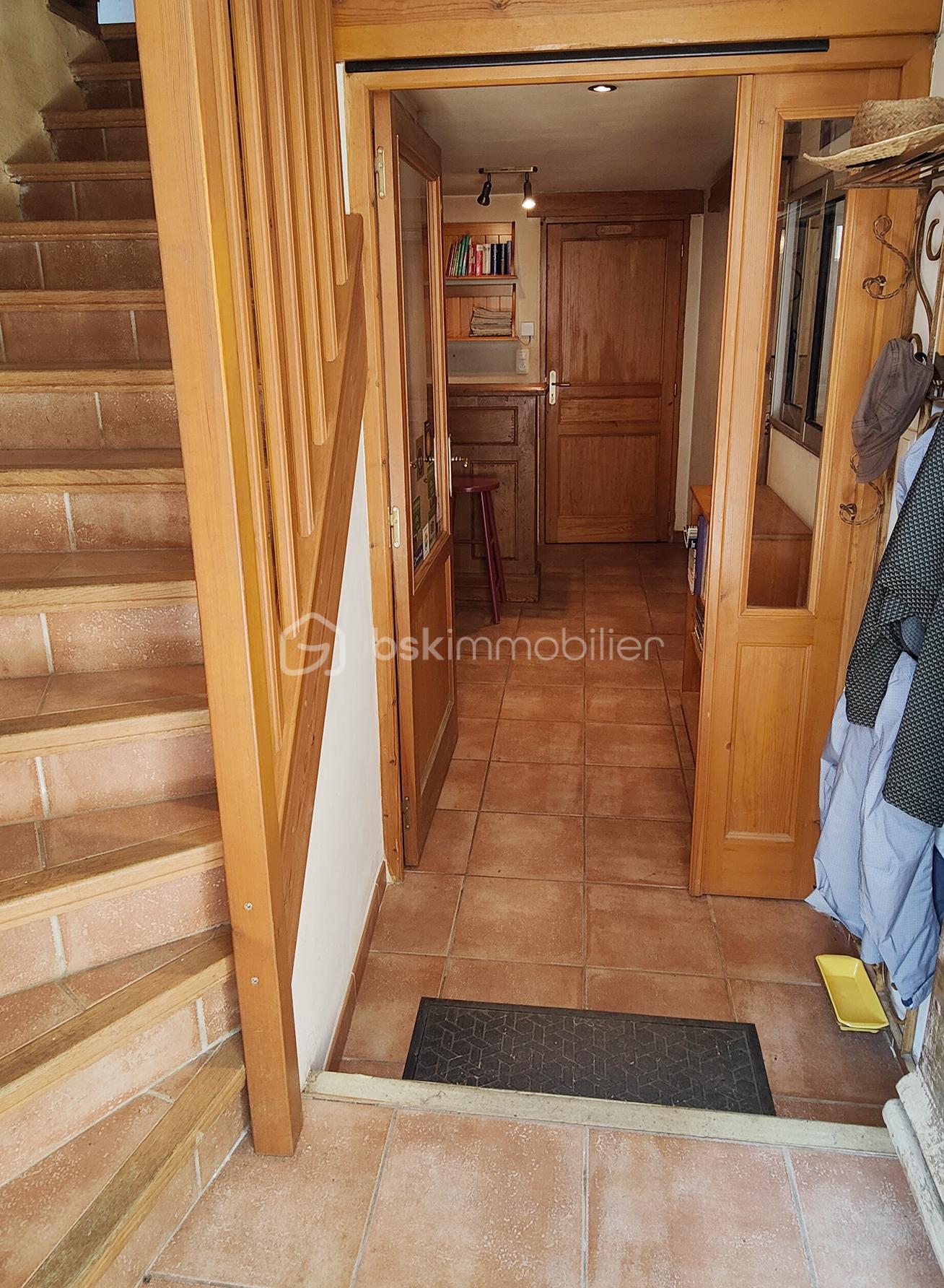 Maison en pierre de 204,80 m² - Rdc Entree1.jpg