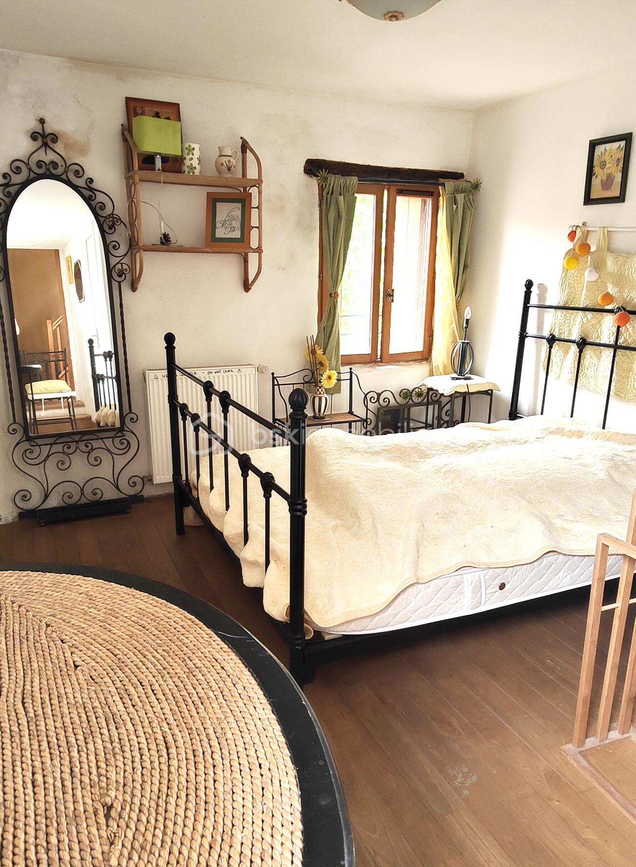 Maison en pierre de 204,80 m² - 1er 2 Chambre jpg.jpg