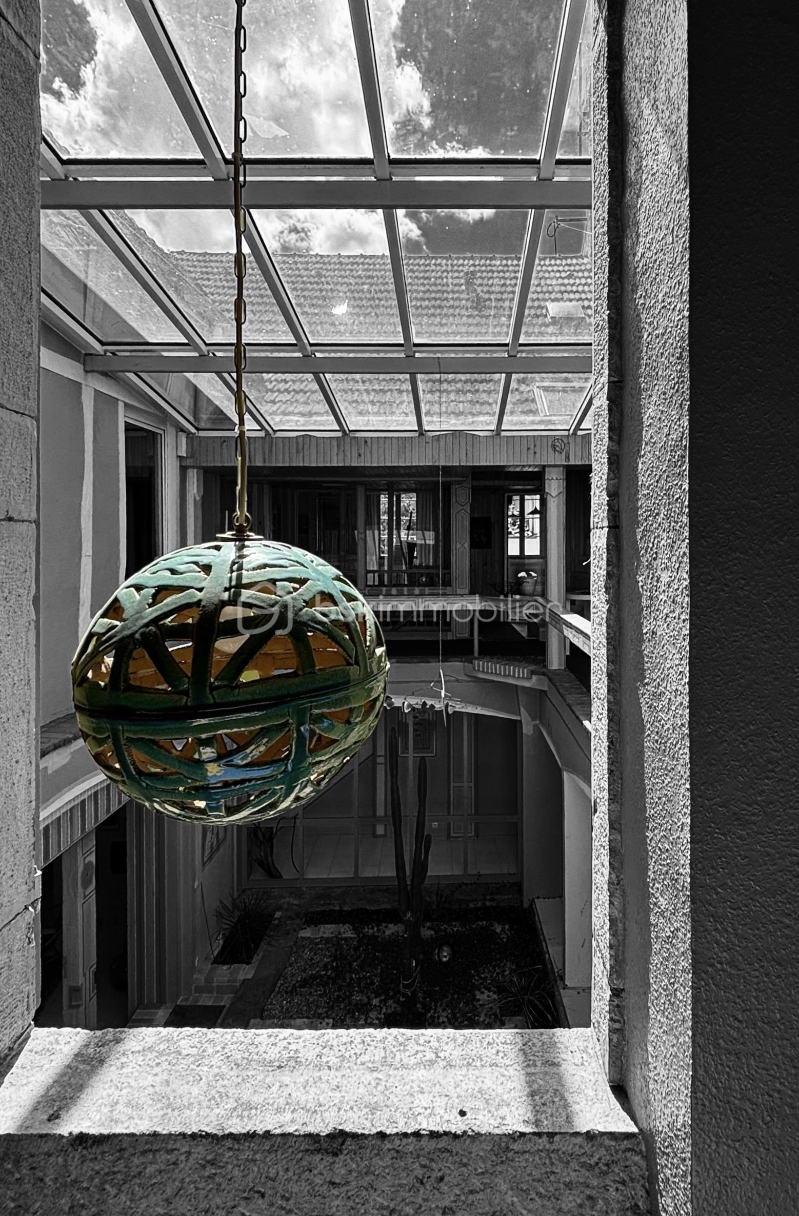 Immeuble mixte de 290 m² - A noir & Blanc couleur.jpg
