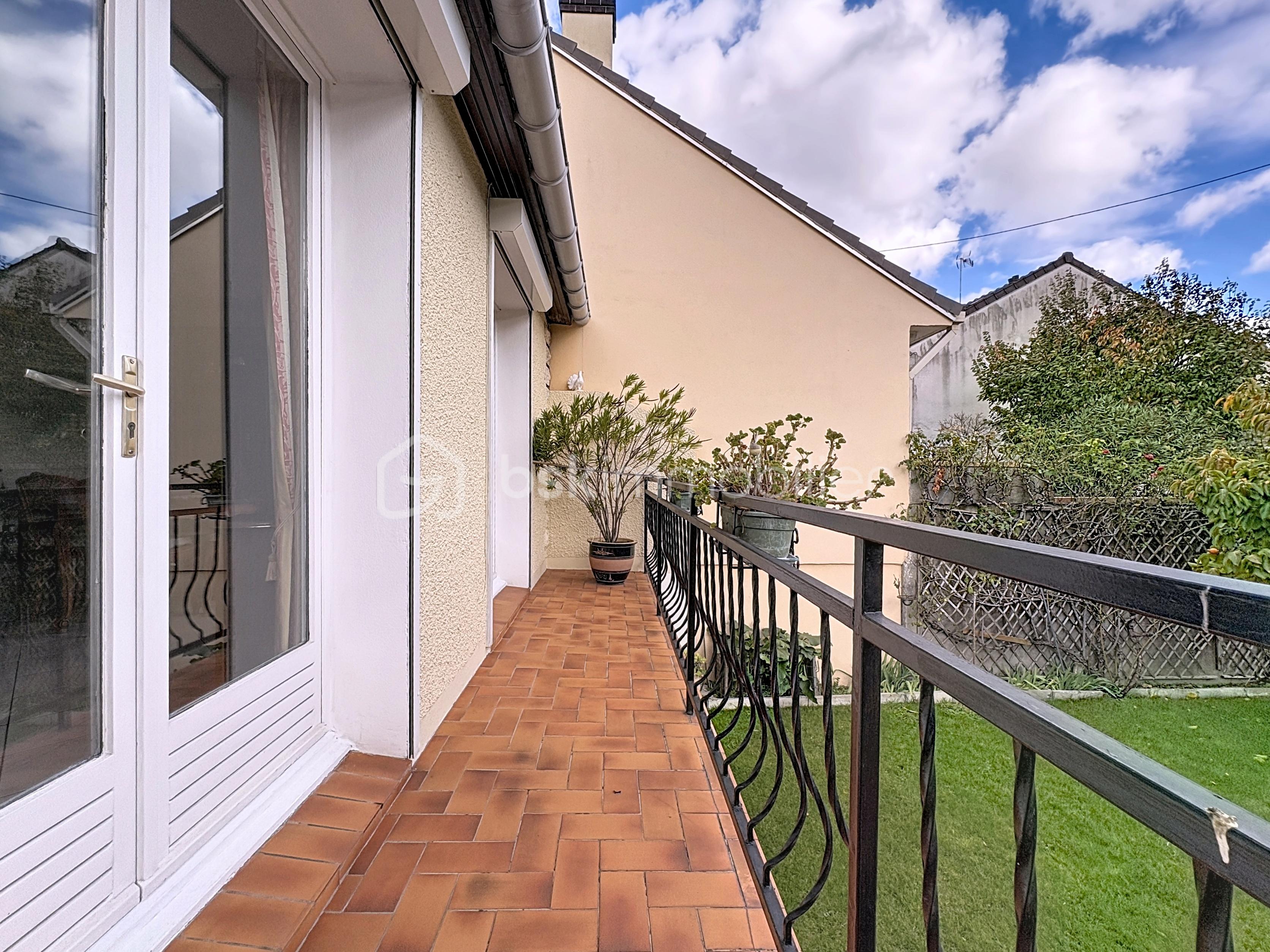 Maison de 120 m² - pvc_00003.jpg