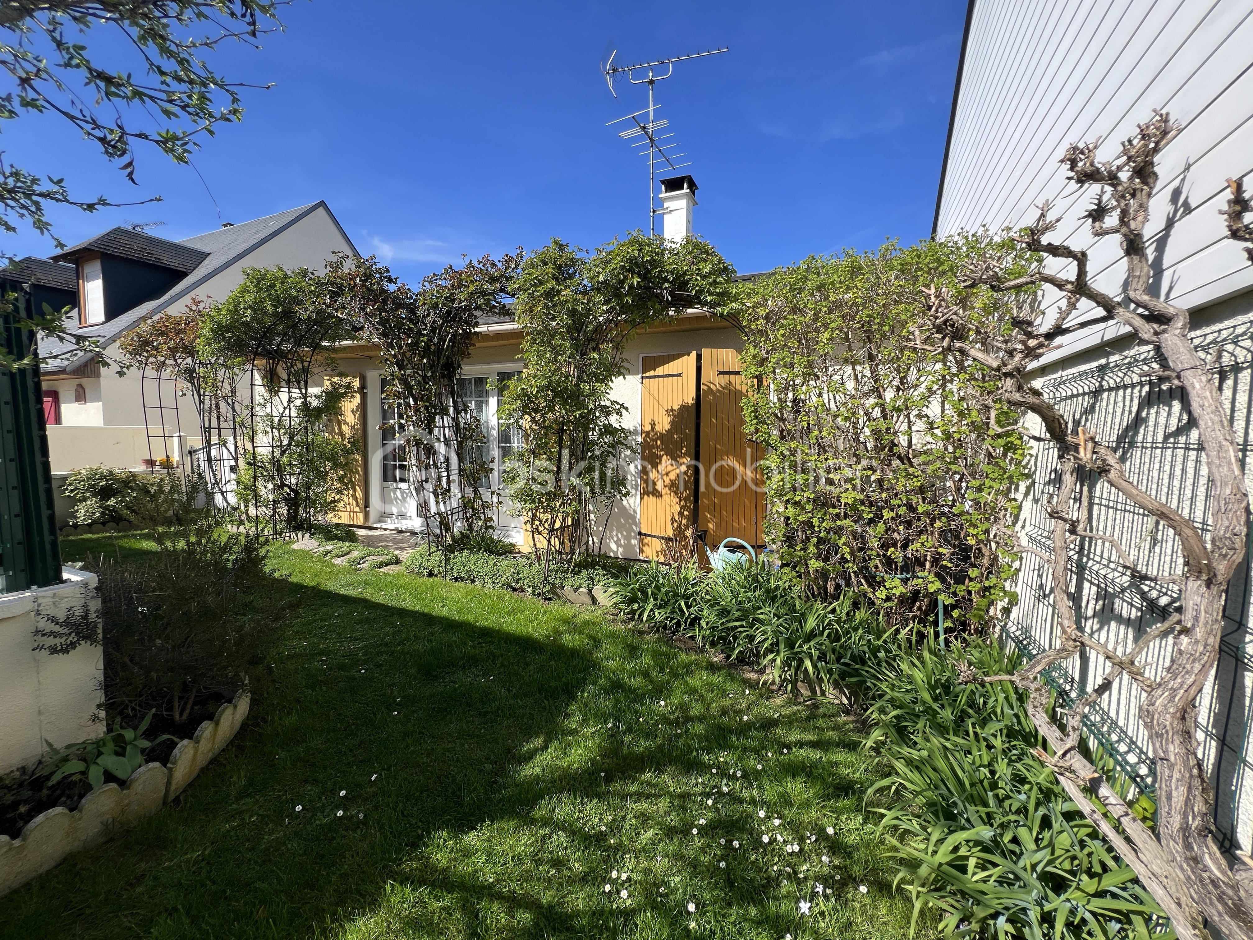 Nicolas VAN DE WALLE BSK IMMOBILIER MAISON MAGNNVILLE Mme TURBEAUX 2.JPG