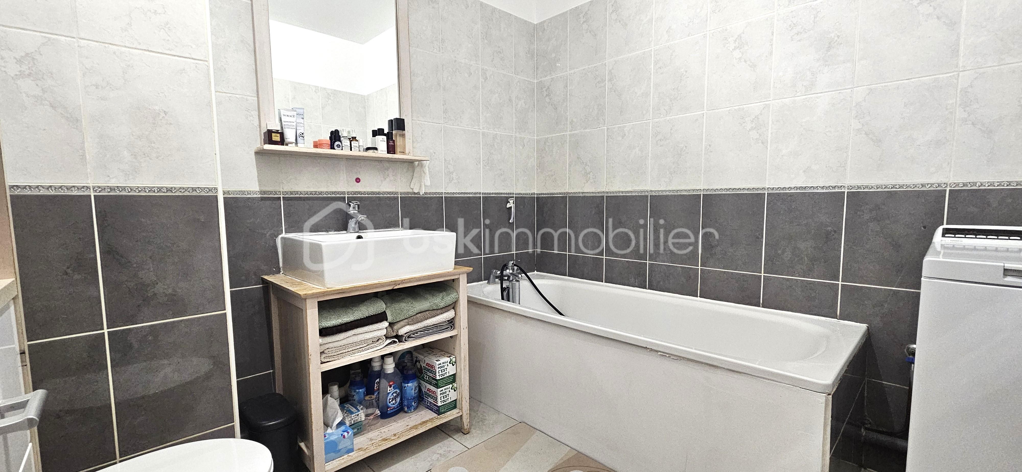 Appartement de 49 m² - SDB OK.jpg