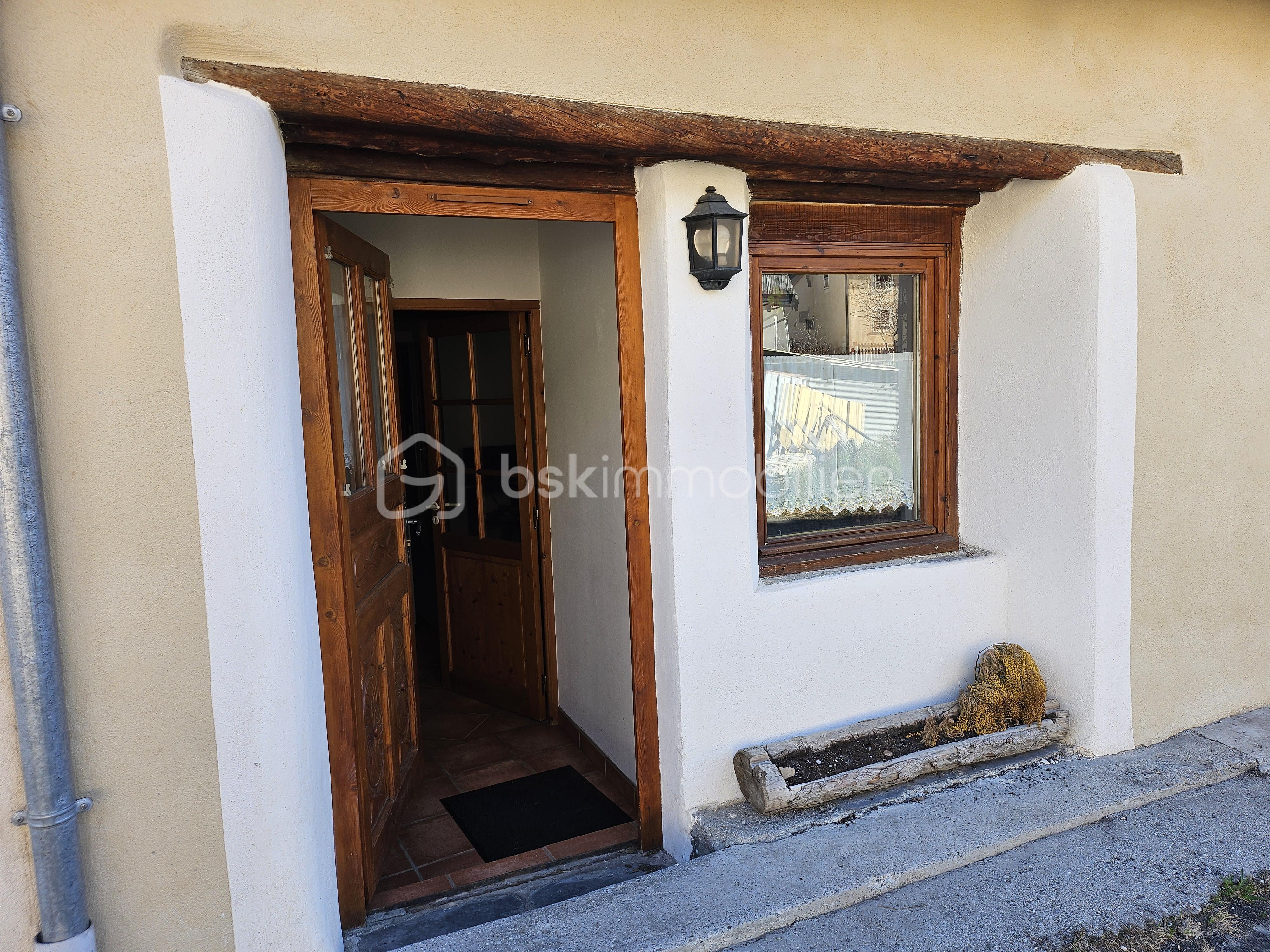 Maison de 200 m² - PIRON ENTREE T2 RDC 2.jpg