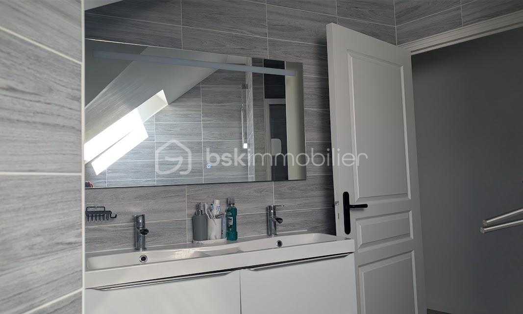 Maison de 111,99 m² - kevin sdb 2.jpg