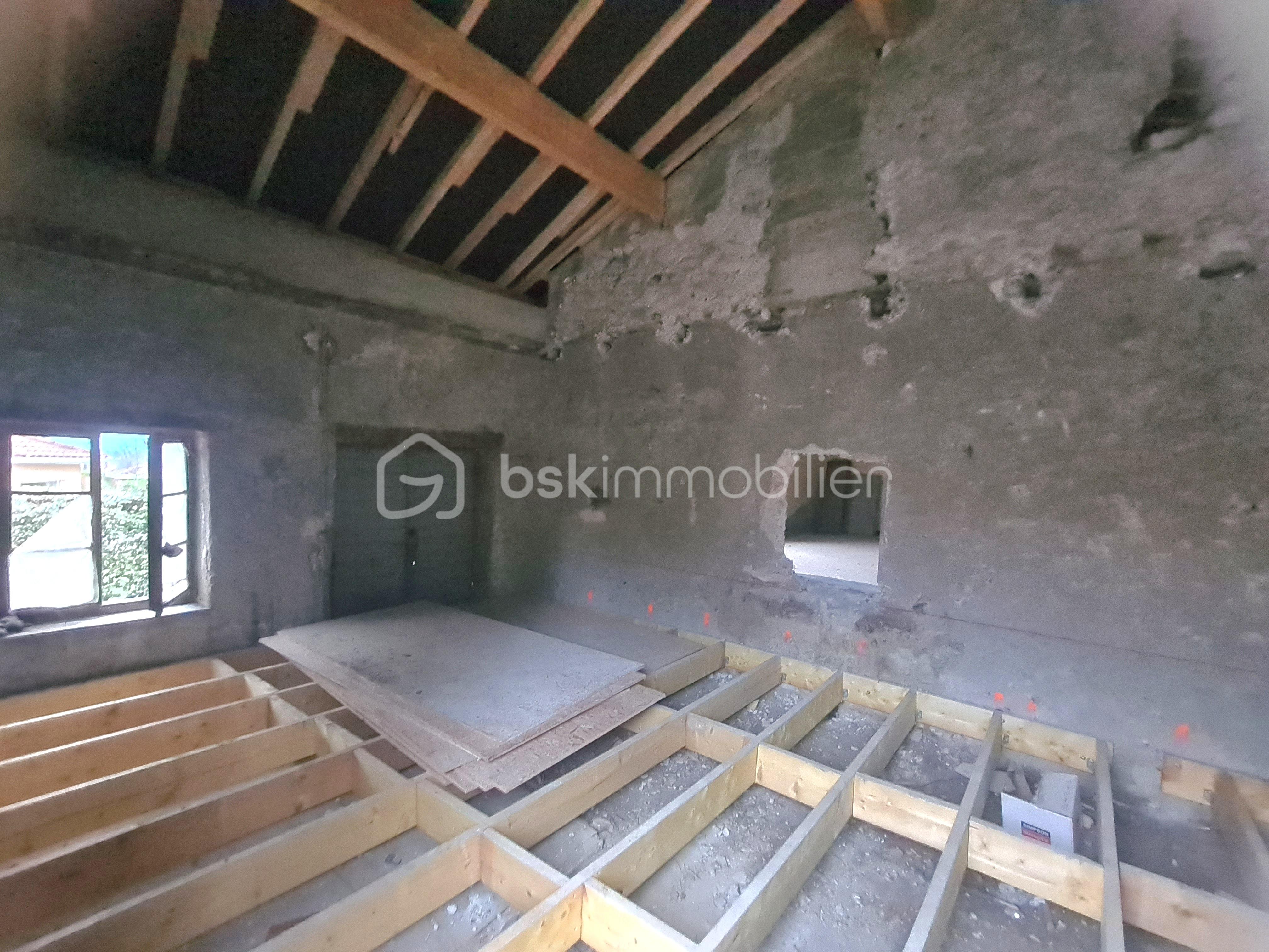 Maison ancienne de 180 m² - 20260105_085458.jpg