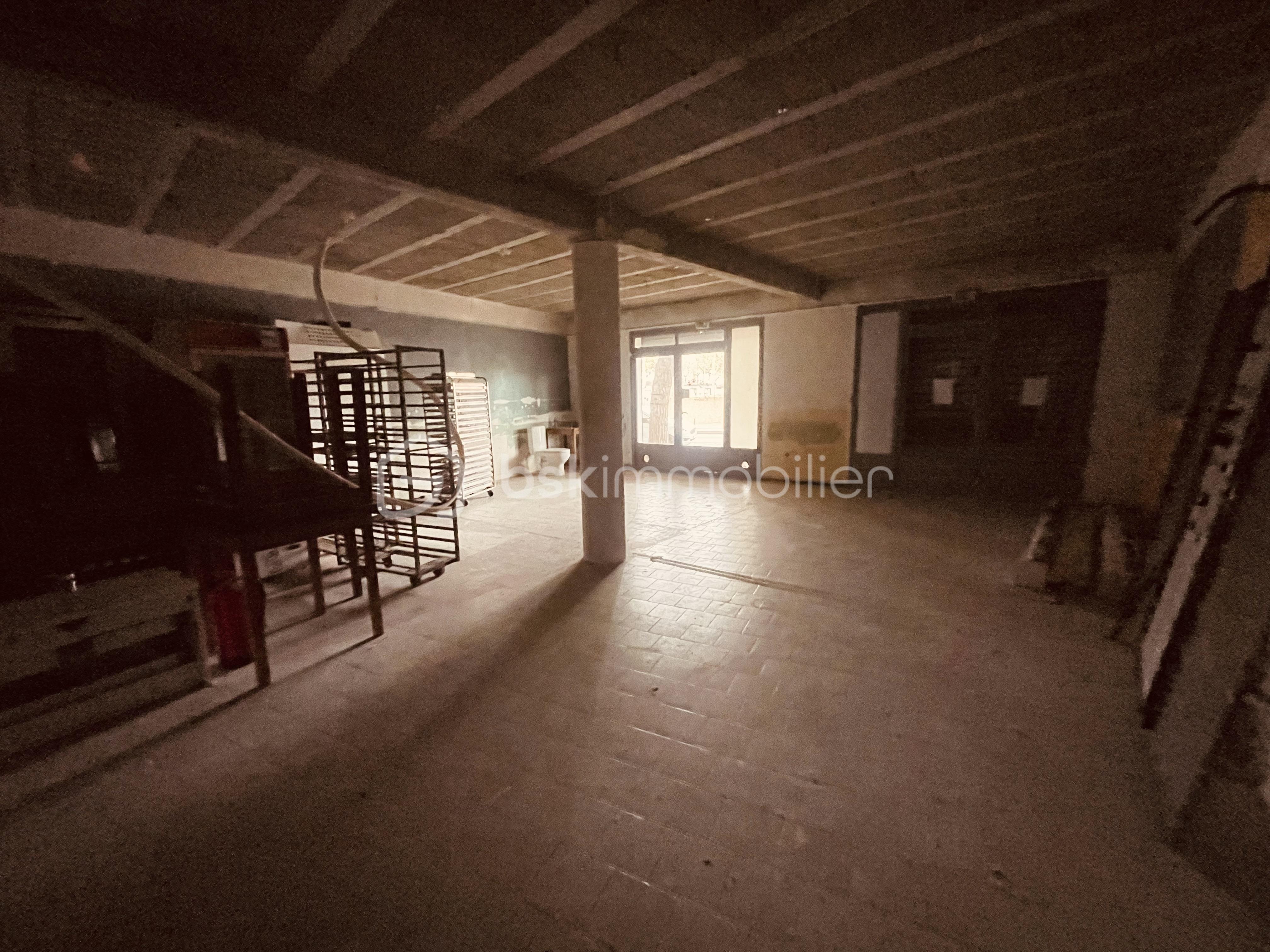 Local d'activités de 125 m² - IMG_4796.jpeg