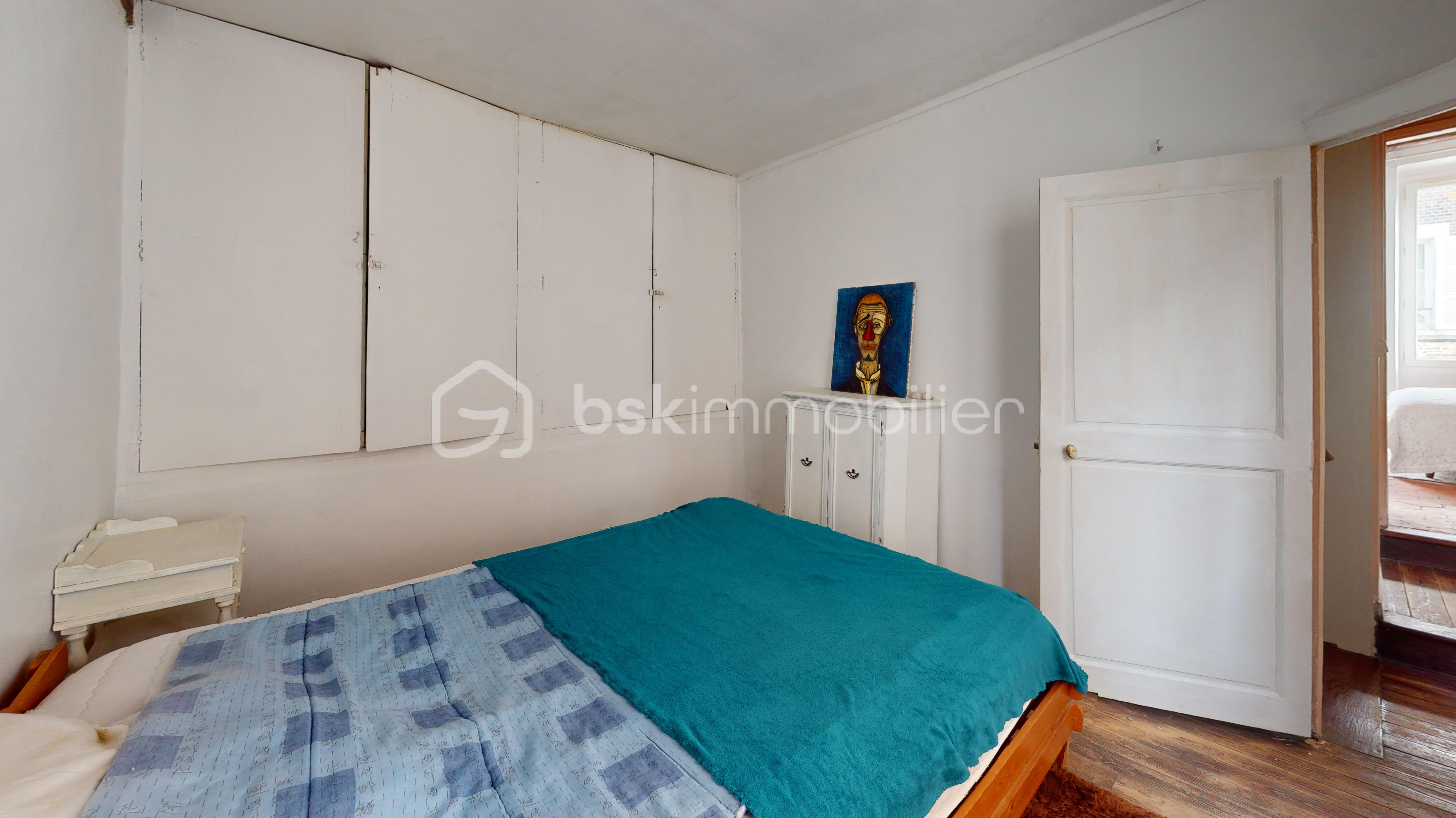 Maison-Chatillon-Coligny-Bedroom 2.jpg