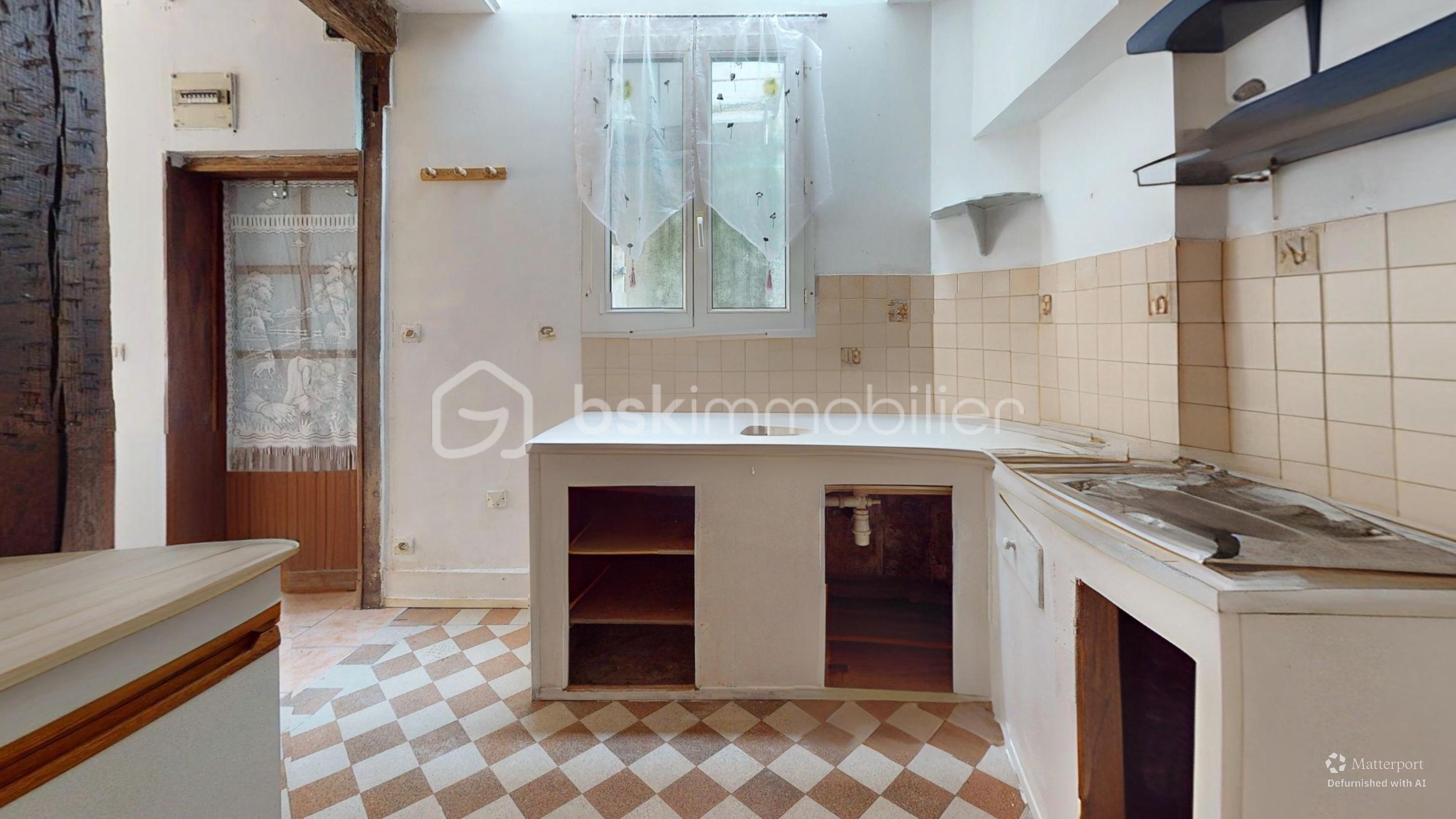 Maison-Chatillon-Coligny-Kitchen-Defurnished.jpg