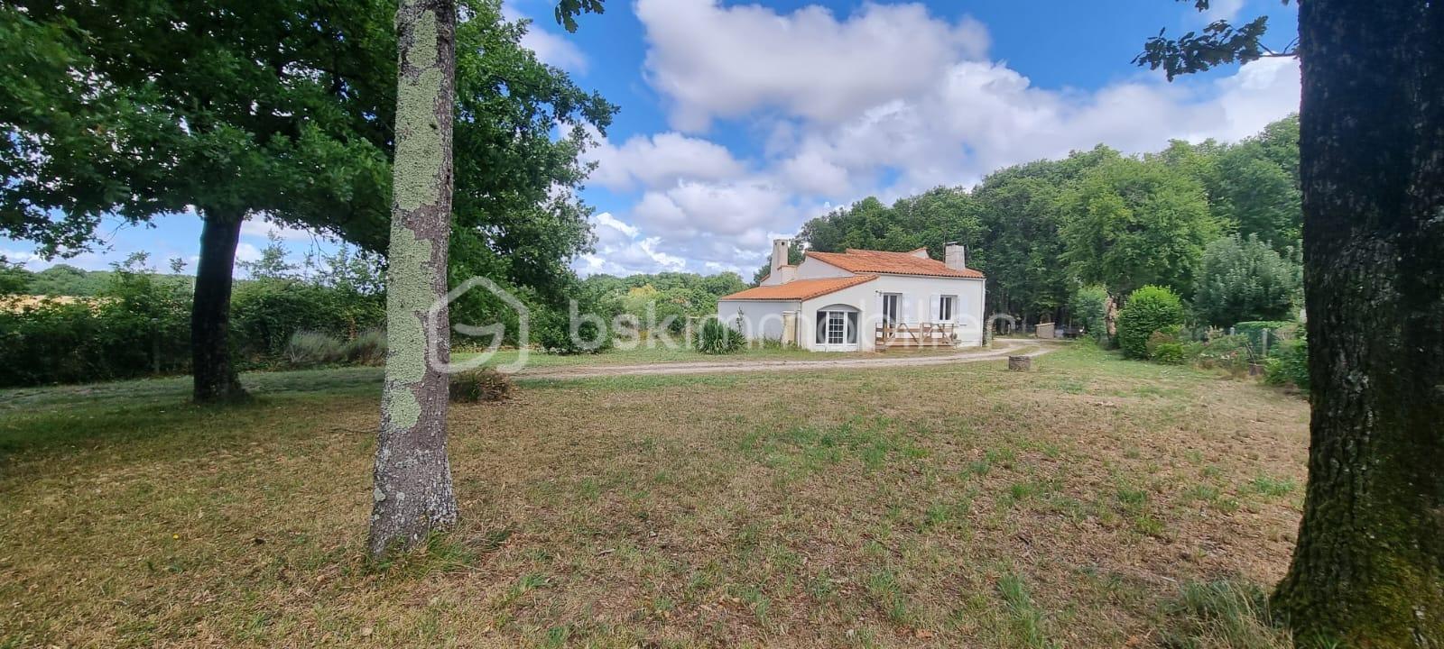 Maison de 160 m² - maison ext loin.jpeg