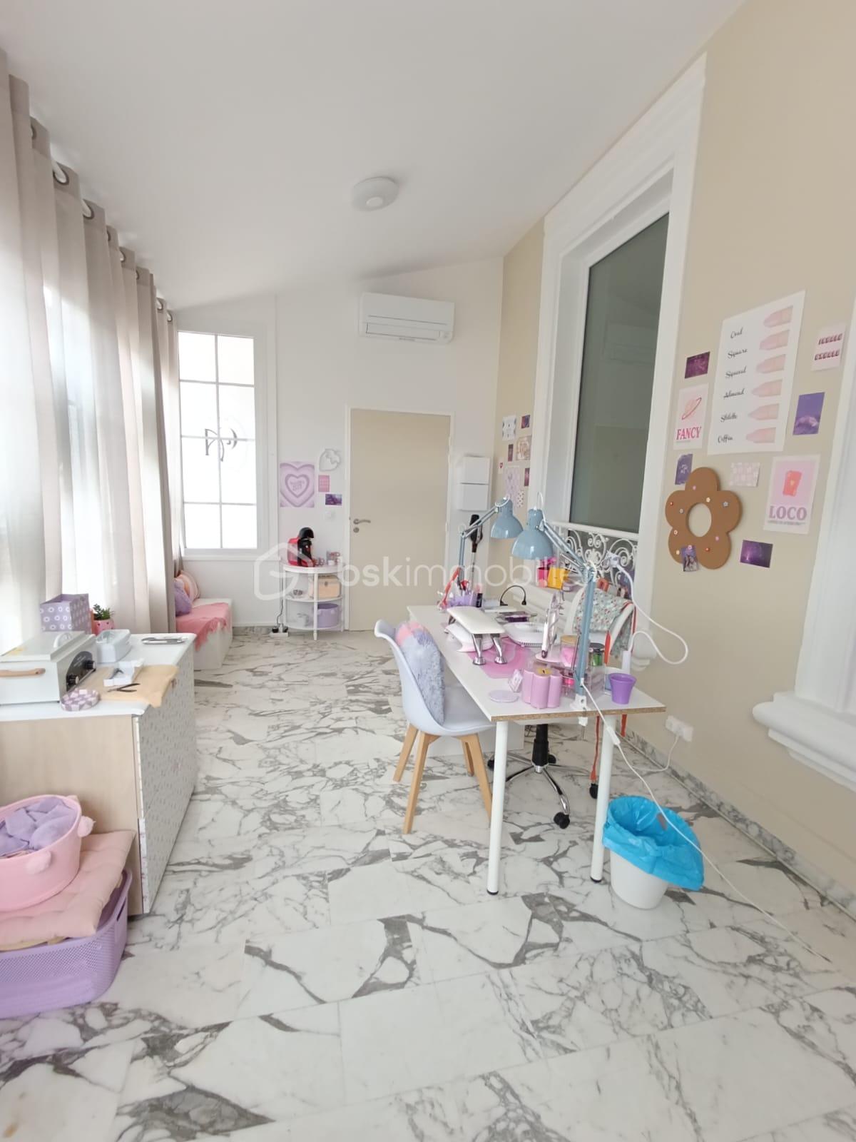 Local commercial de 226,53 m² - FGBE6633.JPG