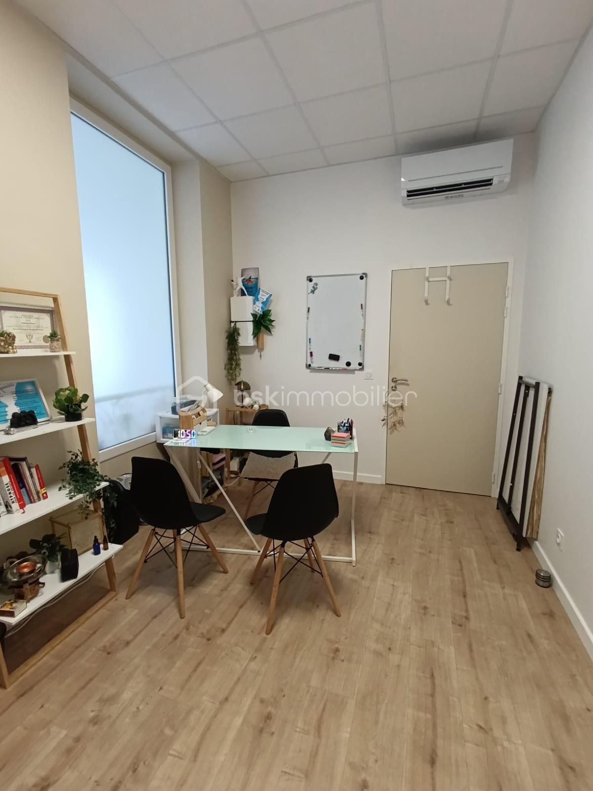 Local commercial de 226,53 m² - FIUN1363.JPG