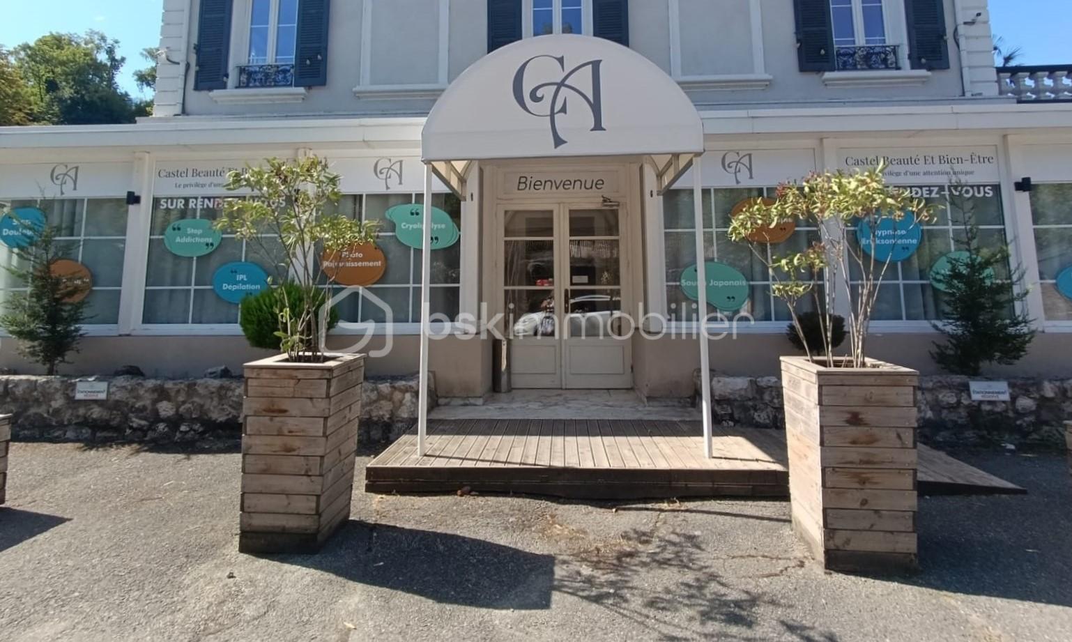Local commercial de 226,53 m² - GUKH3780 2.JPG