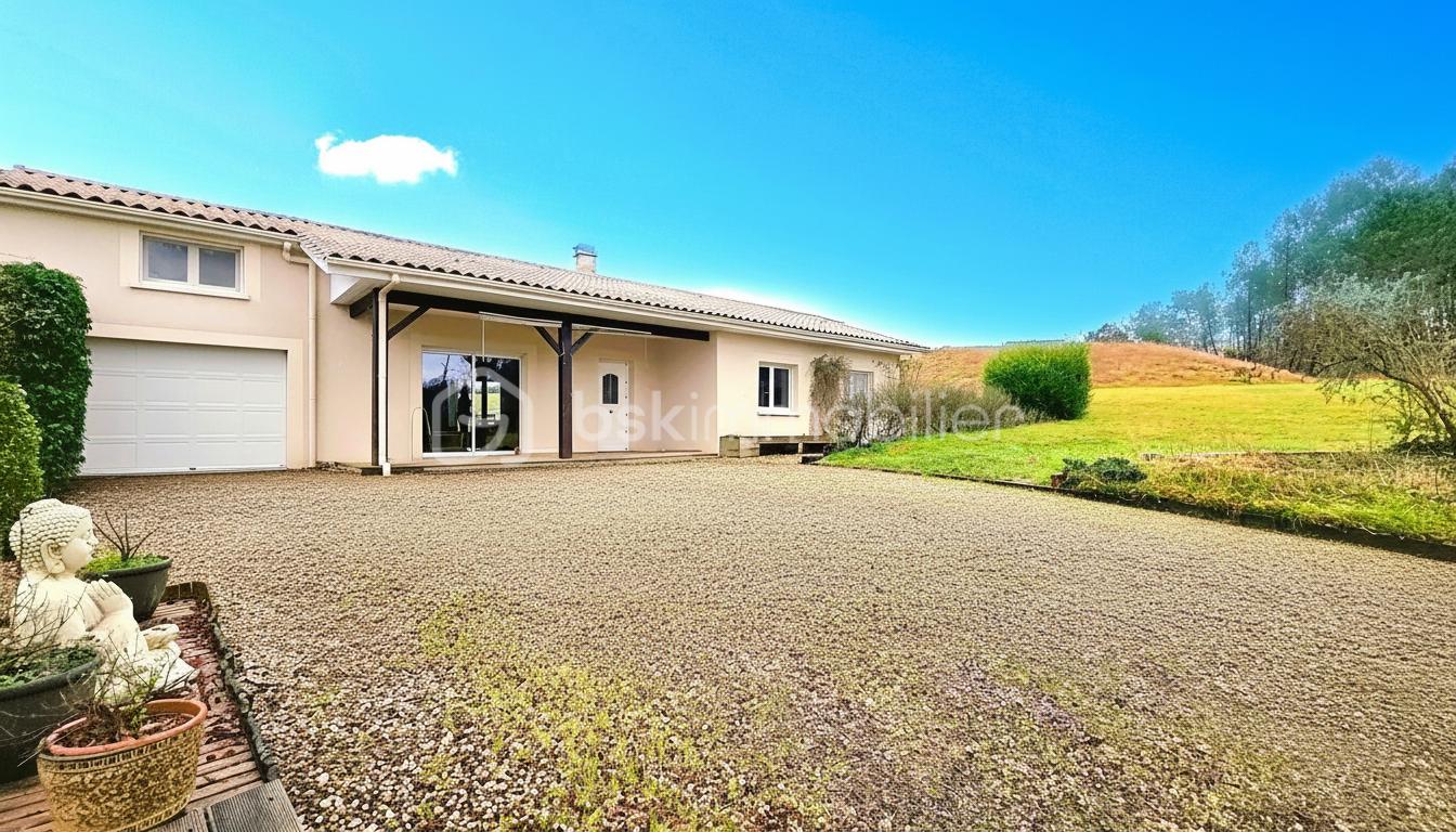 Maison 5 pièces 600 m² · à Montpon-Menesterol · 600 m² · 209 000 €