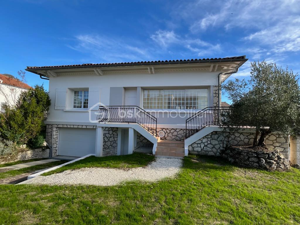 e villa meschers.jpeg