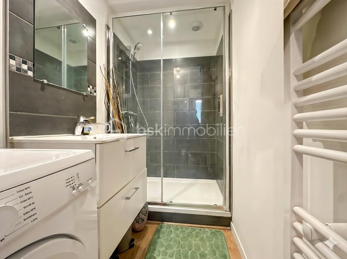 Appartement de 118 m² - Salle d'eau T2.png