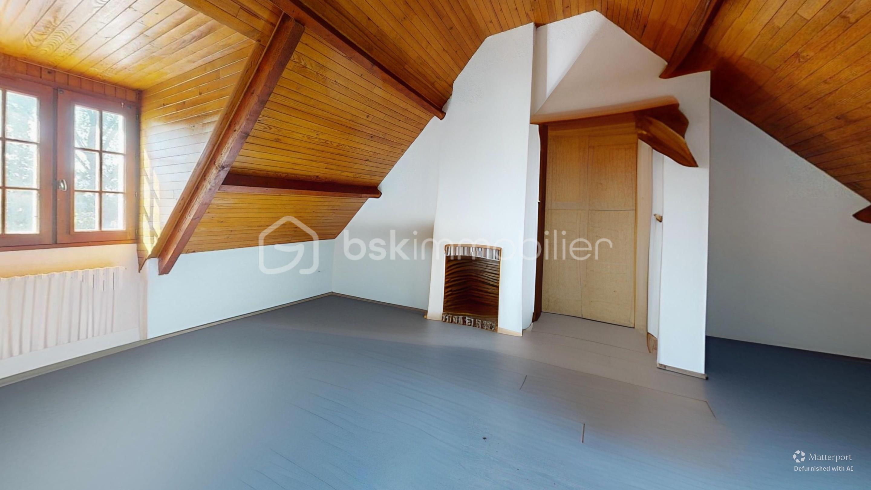 Longere-Quiers-Bedroom-Defurnished 1.jpg