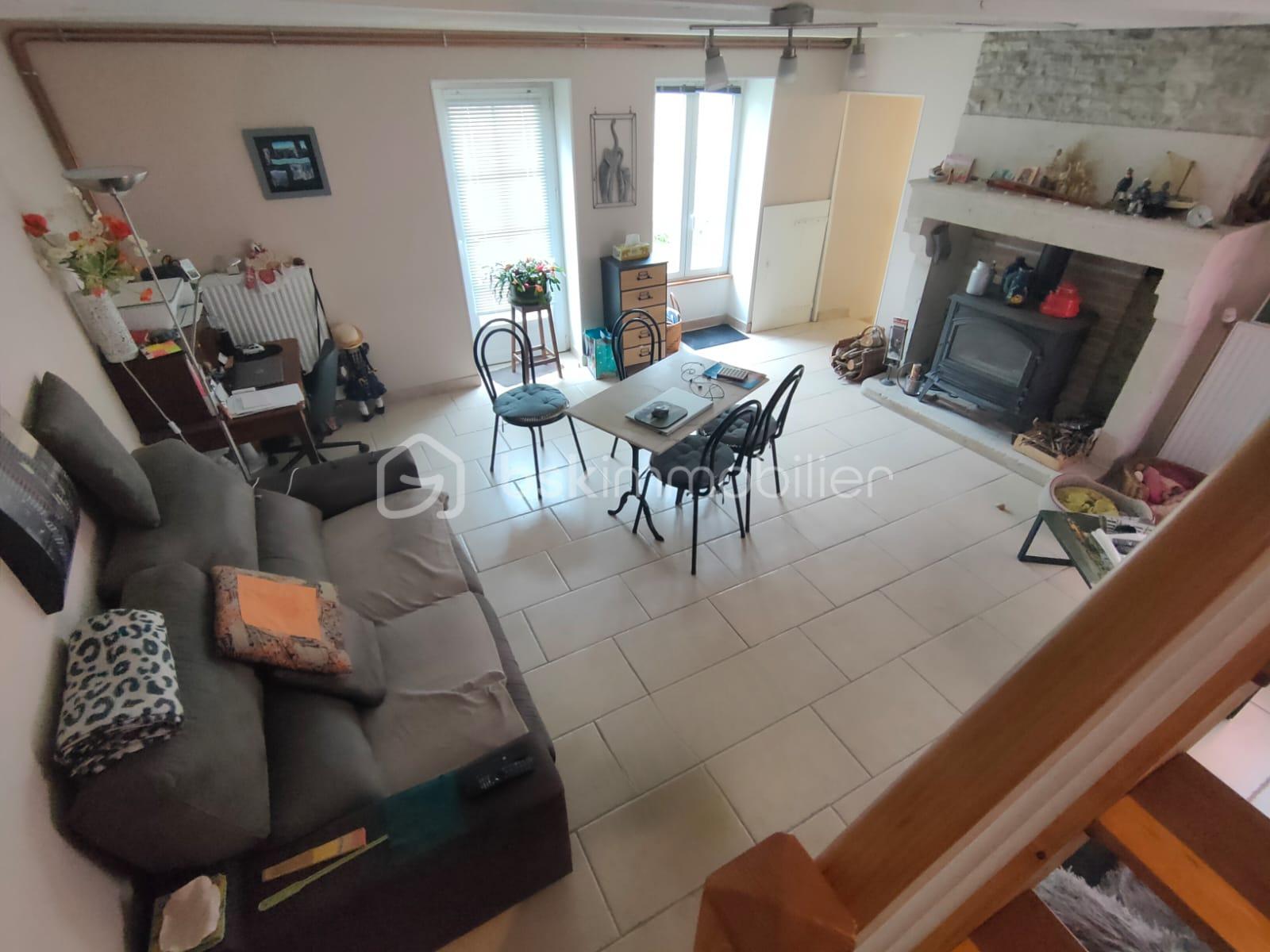 Maison ancienne de 130,69 m² - 02 salon.jpeg