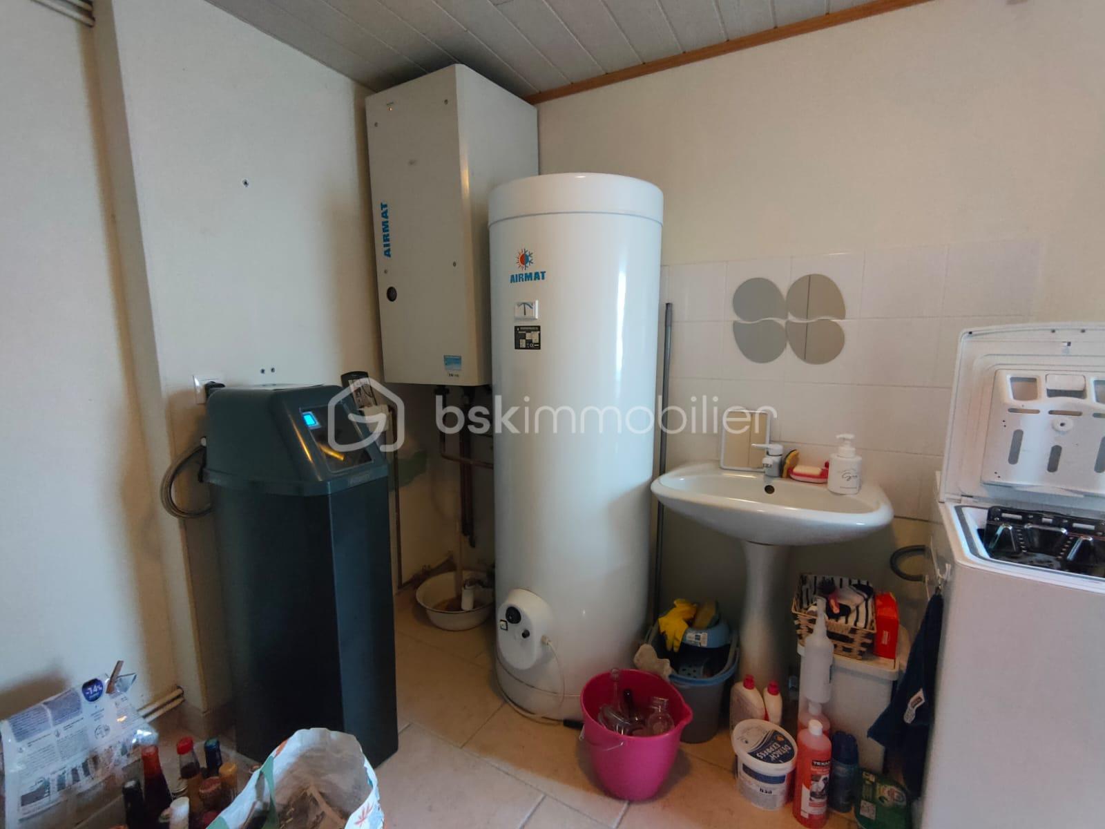 Maison ancienne de 130,69 m² - 03 buanderie.jpeg