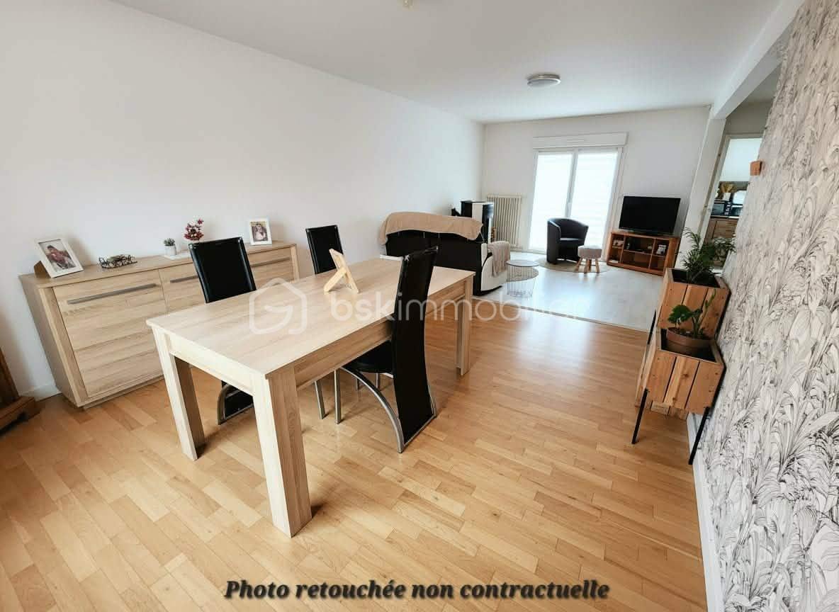 ee18c8c8-7df3-43bd-b7a3-664ac0d61676.jpg