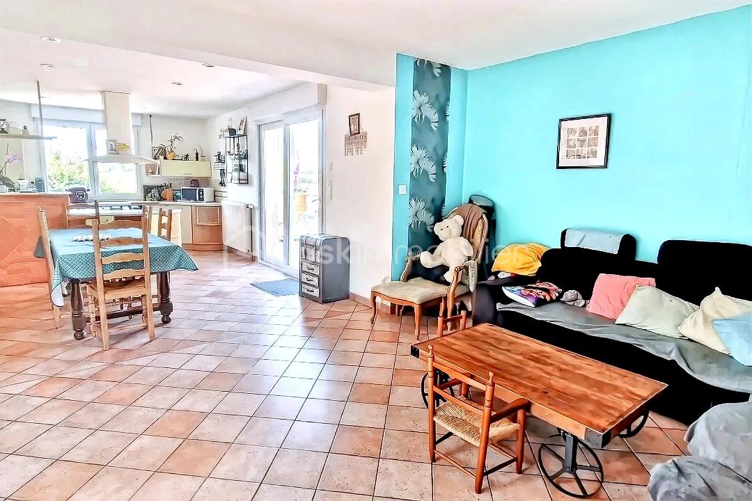 Maison traditionnelle de 120 m² - fGF0zl2hrg1iRTvwUygzCd0OplccO1HqtmLkQVaS.jpg