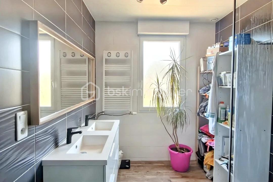 Maison traditionnelle de 120 m² - HC4JUC231BucJbgksED4TZ2msB7QJ0XGMk2wjTQR.jpg